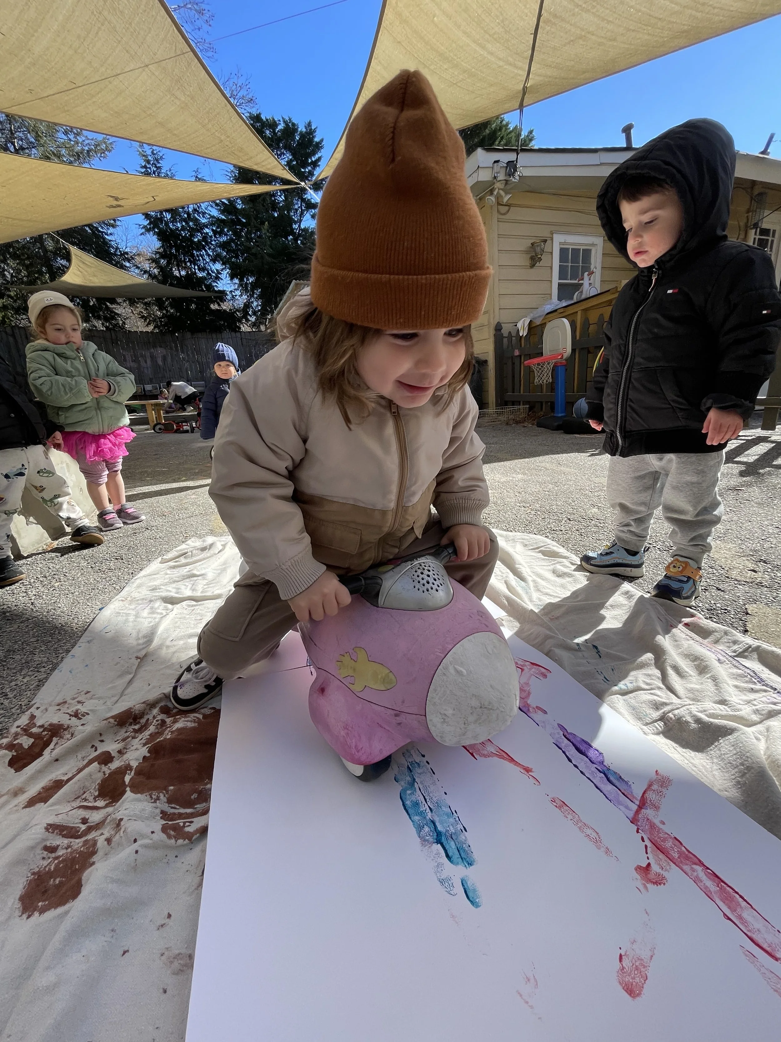 Kitah Bet-1 Paints with Bikes and Cars