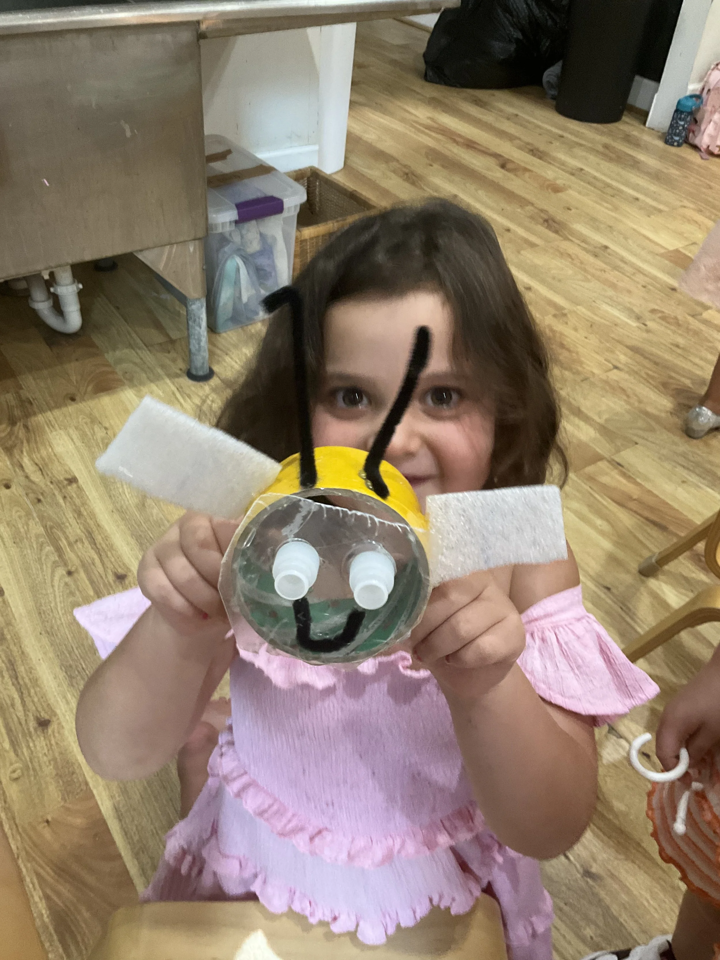 Kitah Daled/Kitah Gimmel Loose Part Bees