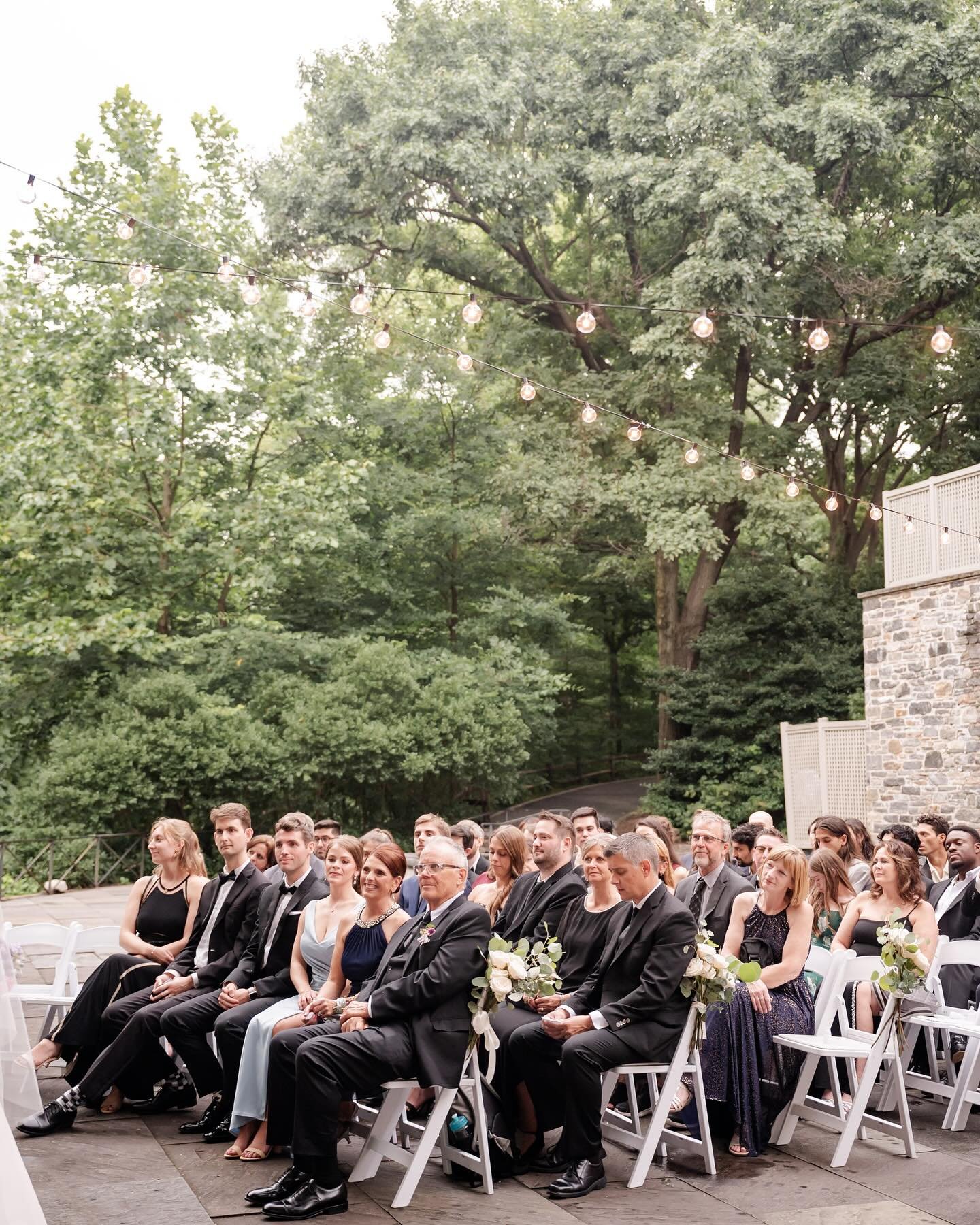 love a good guest-ceremony moment 🥹

📷: @emmaclearyphotography
