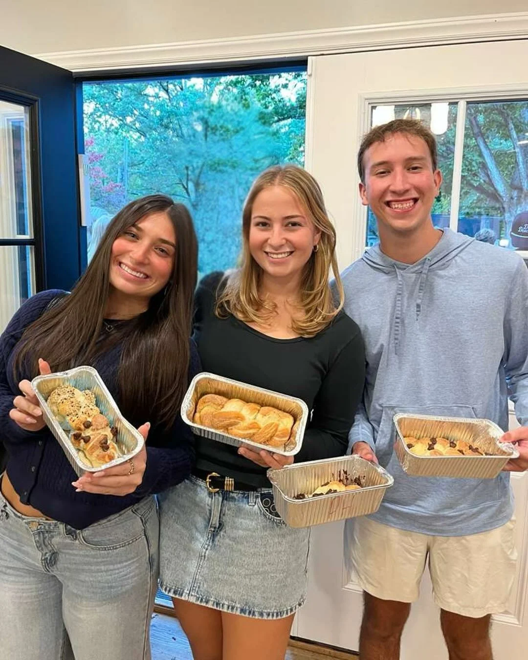 What a great time baking challah with @tamidwfu! 🤩💙