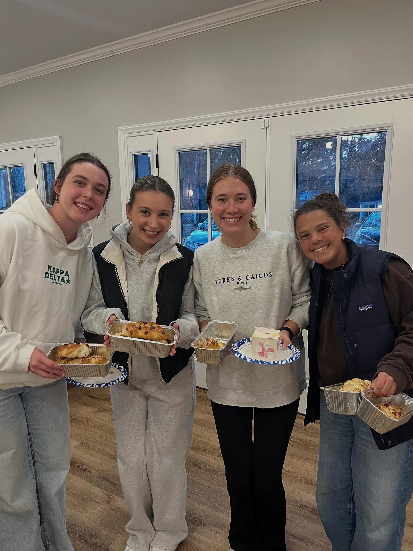 Such fun baking challah and learning about Jewish traditions with @wfukappadelta 💚