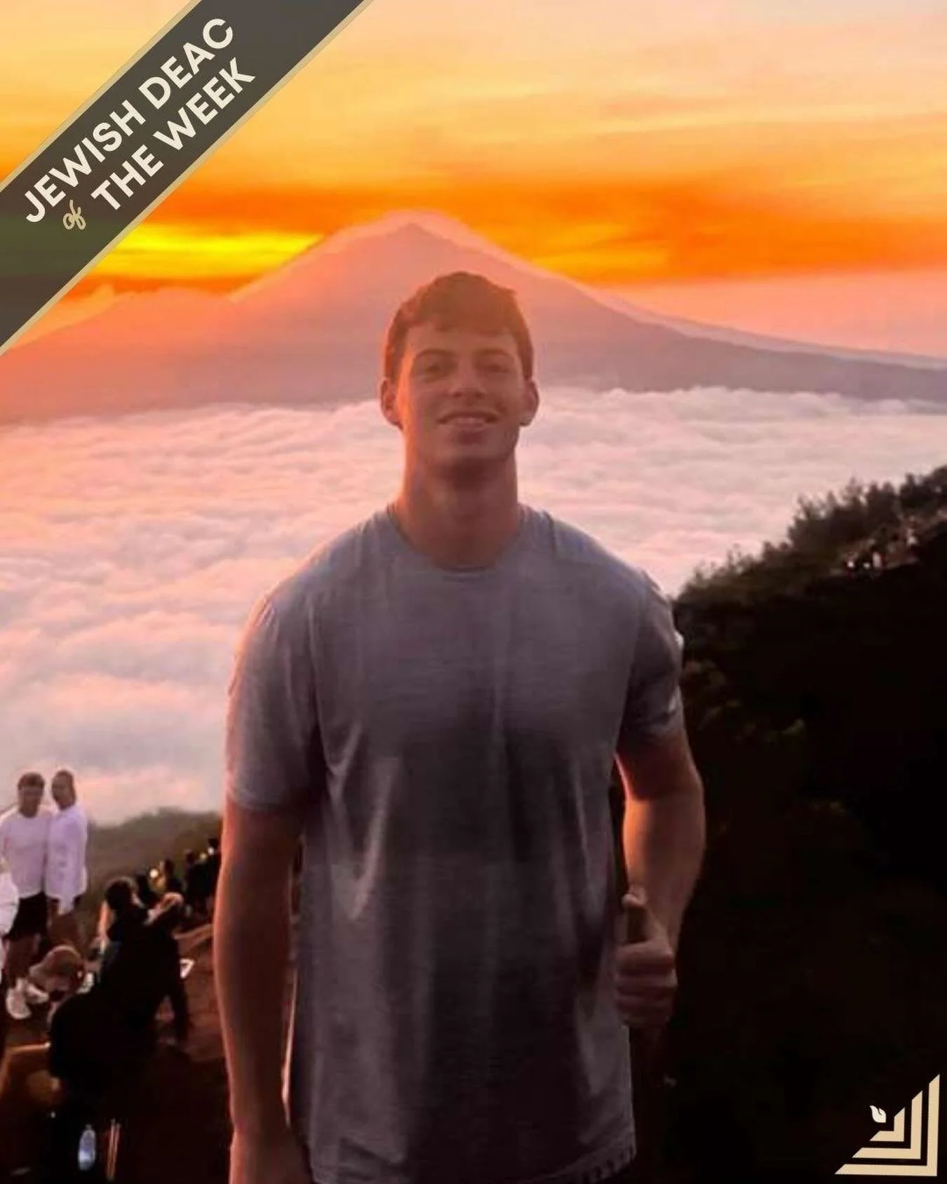 Mazel Tov to the Jewish Deac of the Week&hellip; Sam Rothenberg!!

Hometown: Port Washington, NY
Class of: 2027
Major: Marketing &amp; Communication
Favorite Jewish Food: Latke

Which three items would you take with you on a deserted island?
Air matt