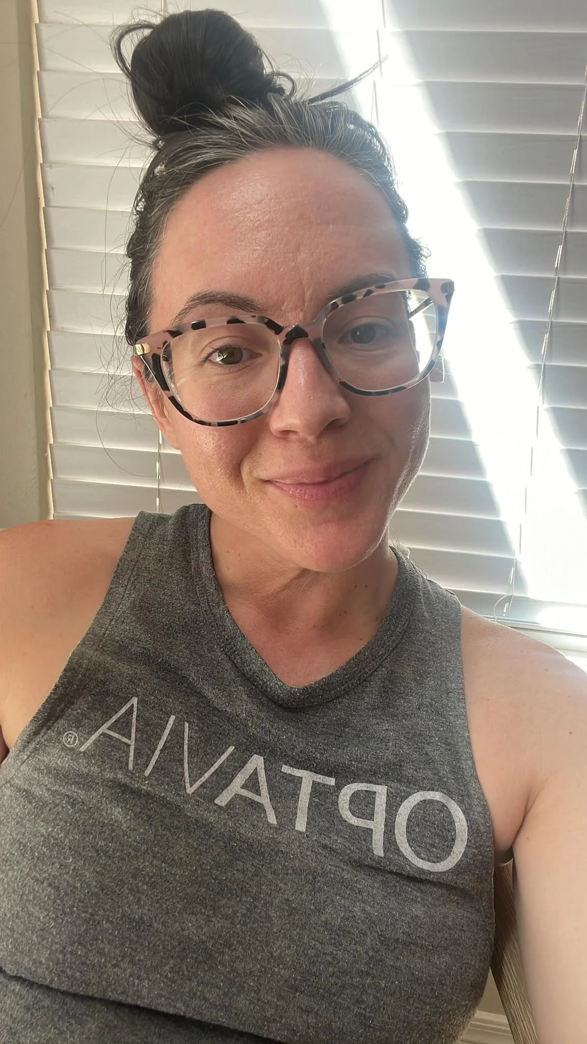 Day 8 of my health journey refresh and week 2 of our 6 week healthy habits challenge 🙌🏼 
This last week had some highs and lows and I am so incredibly thankful for the simplicity of a nutrient dense meal plan, accountability from my coach, being bl