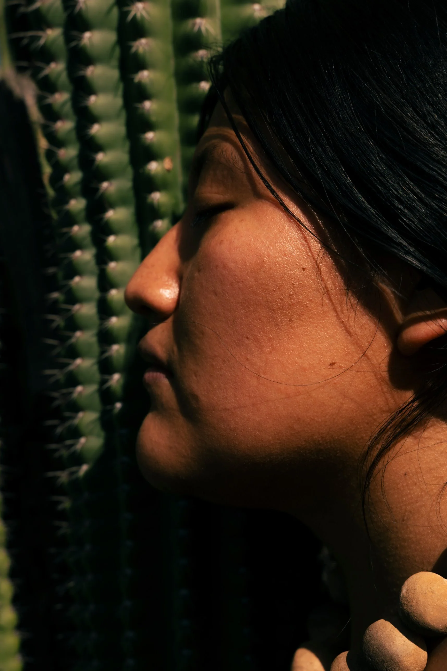 noir-tierra-05-eyes-closed.jpg