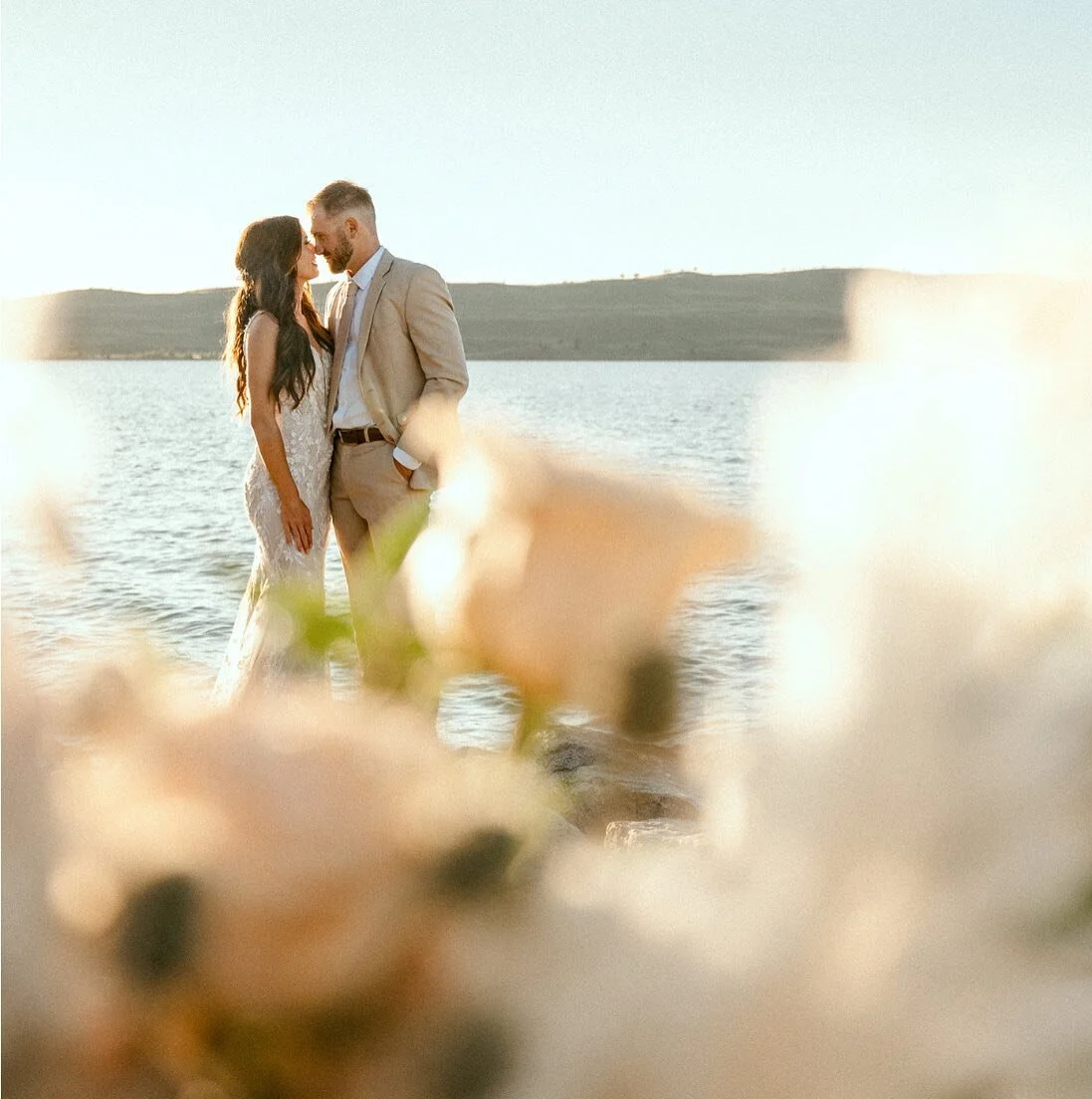 𝐉𝐚𝐤 &amp; 𝐀𝐛𝐛𝐲

A few captures from this beautiful lake wedding in the mountains. Surrounded by loved ones in this breathtaking setting to celebrate their one of a kind love.

𝘝𝘦𝘯𝘶𝘦: @lakesidelodgewy 
𝘏𝘔𝘜: @chaynee.lynn.beauty 
𝘋𝘳𝘦?