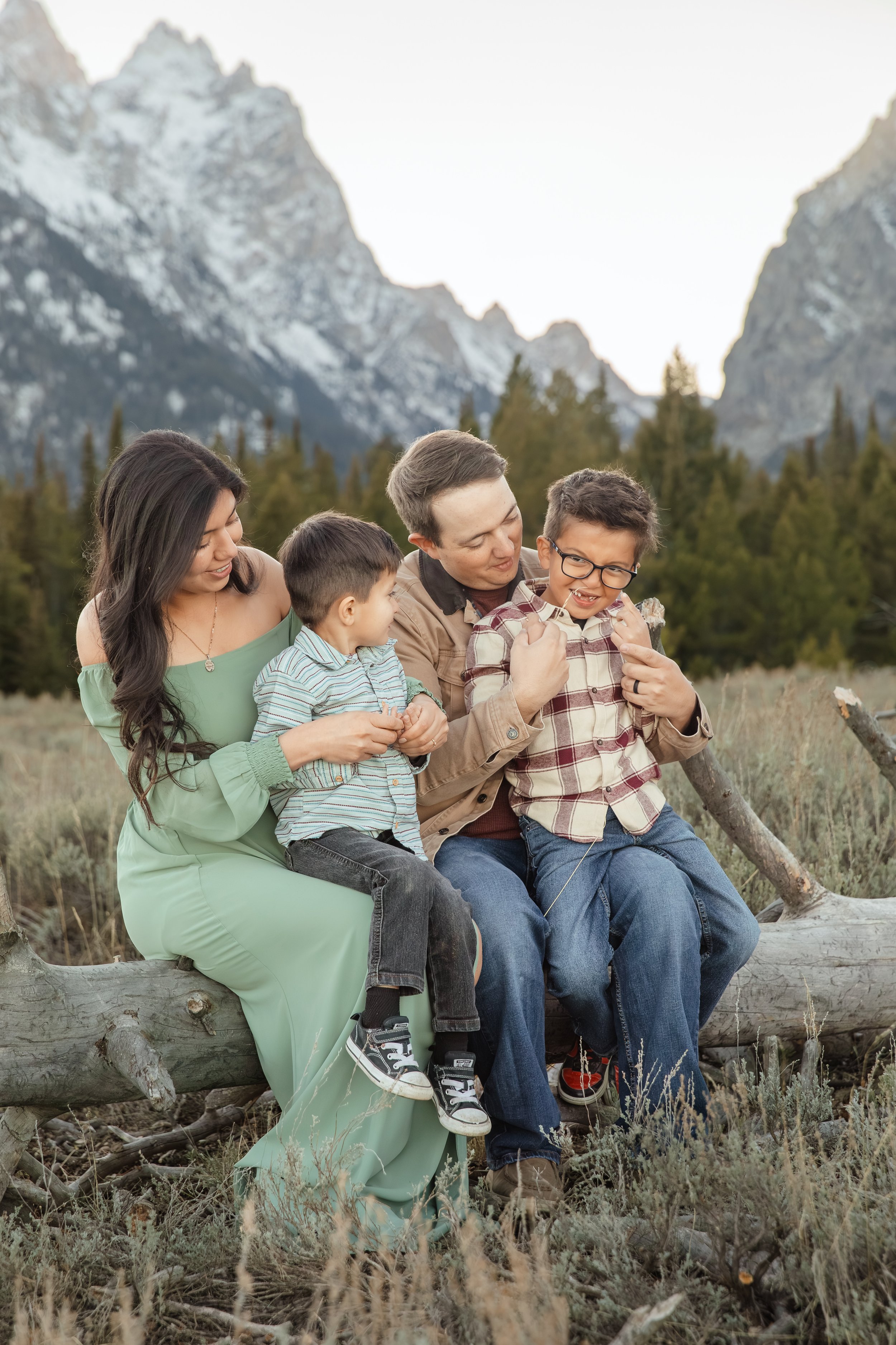 dubois-family-photographer-wyoming-27.jpg