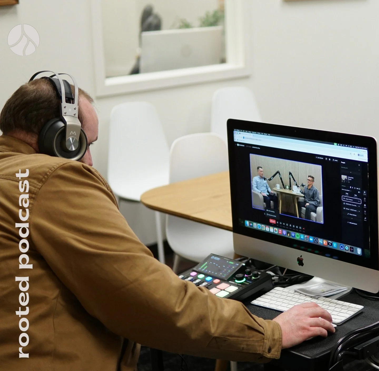 "Get Connected"
.
.
Join us as we discuss the importance of community, what brings us together, and what it means to get connected to your church! Listen on Spotify, Apple, or YouTube! 
.
.
#LivingOaksChurch