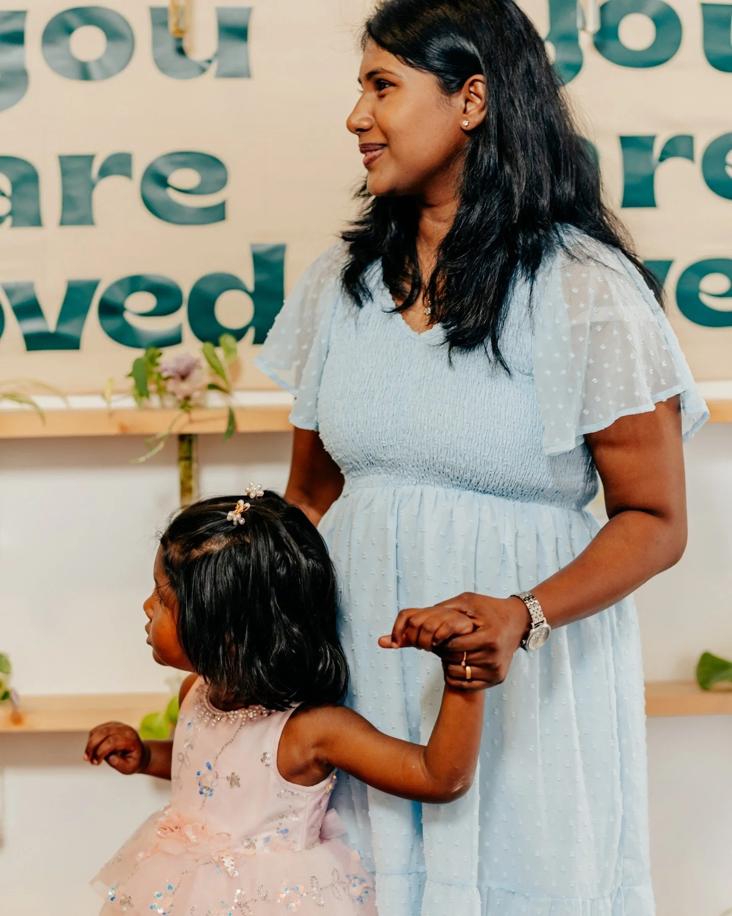 Mother's Day at Living Oaks 🌷 
.
.
Join us this Mother's Day to honor, pray for, and affirm the moms in our lives! Celebrate with us on Sunday, May 10 at 10am! 
.
.
#LivingOaksChurch