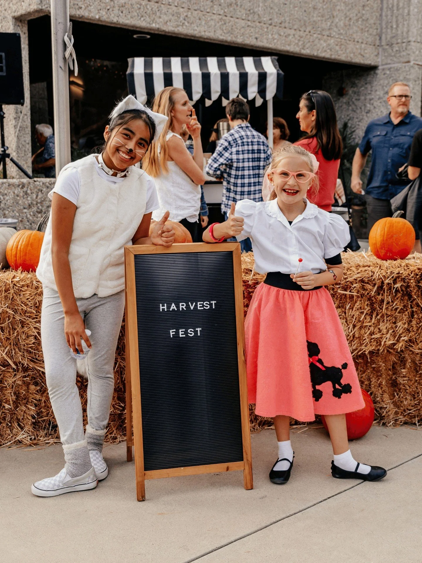 Harvest Festival Fun 🍎 
.
.
Join us on October 25 for our seventh annual Harvest Festival! RSVP at the link in our bio! 
.
.
#LivingOaksChurch