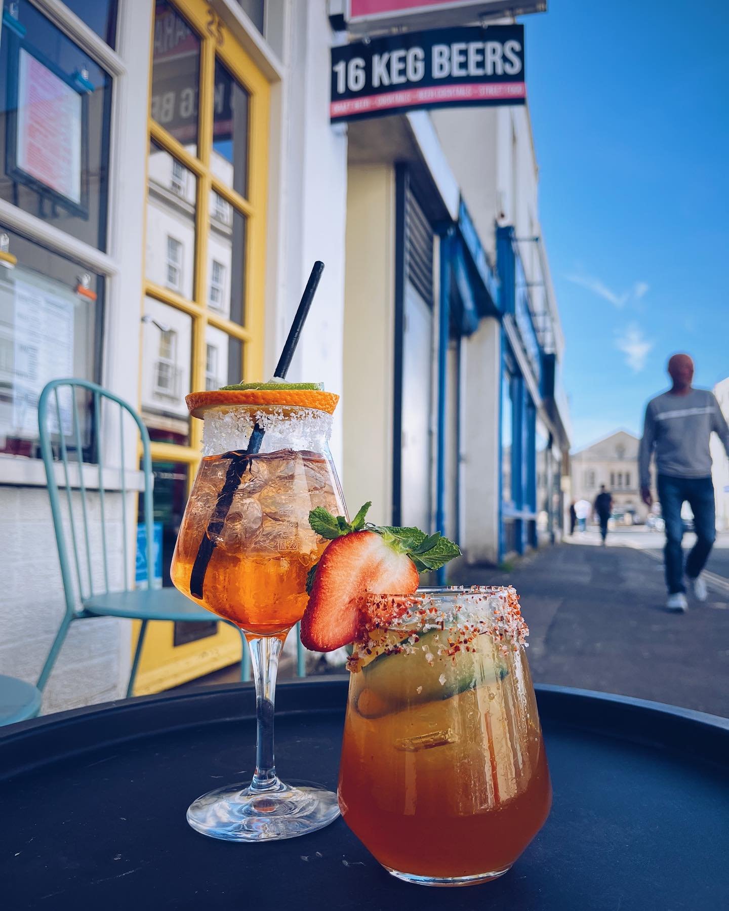 Sooooo it was a very even split for the votes for the &pound;5 marg on the specials today so you get BOTH&hellip;!! You&rsquo;re welcome! Just a fiver 4pm-7pm today 

🍓🍊PIMMS MARGARITA 🍓🍊
Pimms, tequila, lime, lemonade, triple sec, tajin

🍹🍊 AP