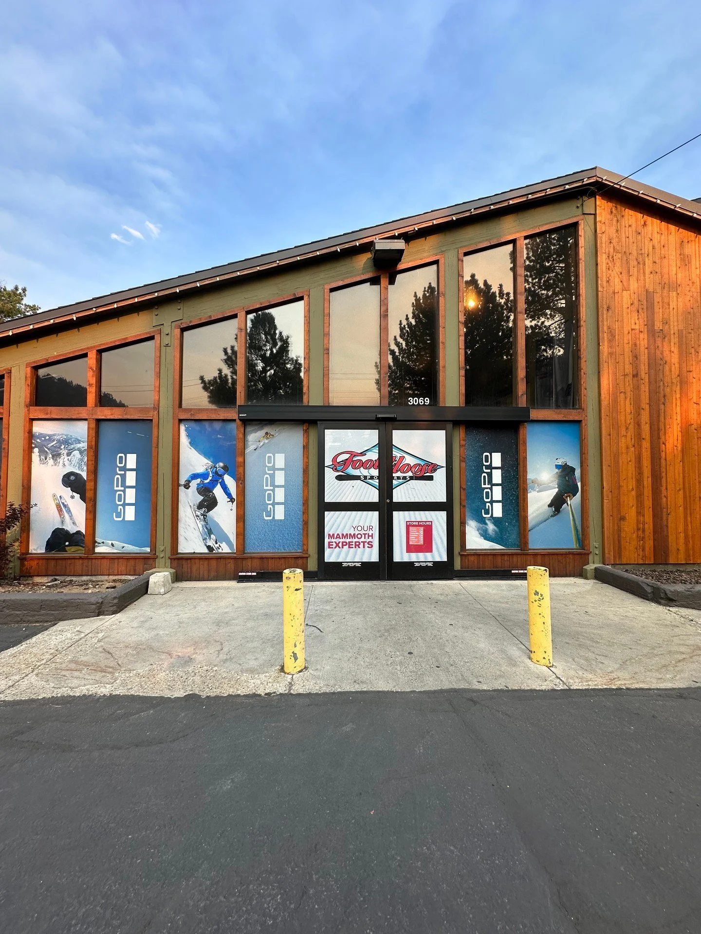 🚴&zwj;♂️ FALL BIKE SHOP UPDATE 🍂

One more time:
Due to ongoing wildfires and the closure of the bike park, we&rsquo;ll be adjusting our shop hours starting Monday, 9/15.
🔧 Mechanics will be available Friday&ndash;Sunday only.
You&rsquo;re still w