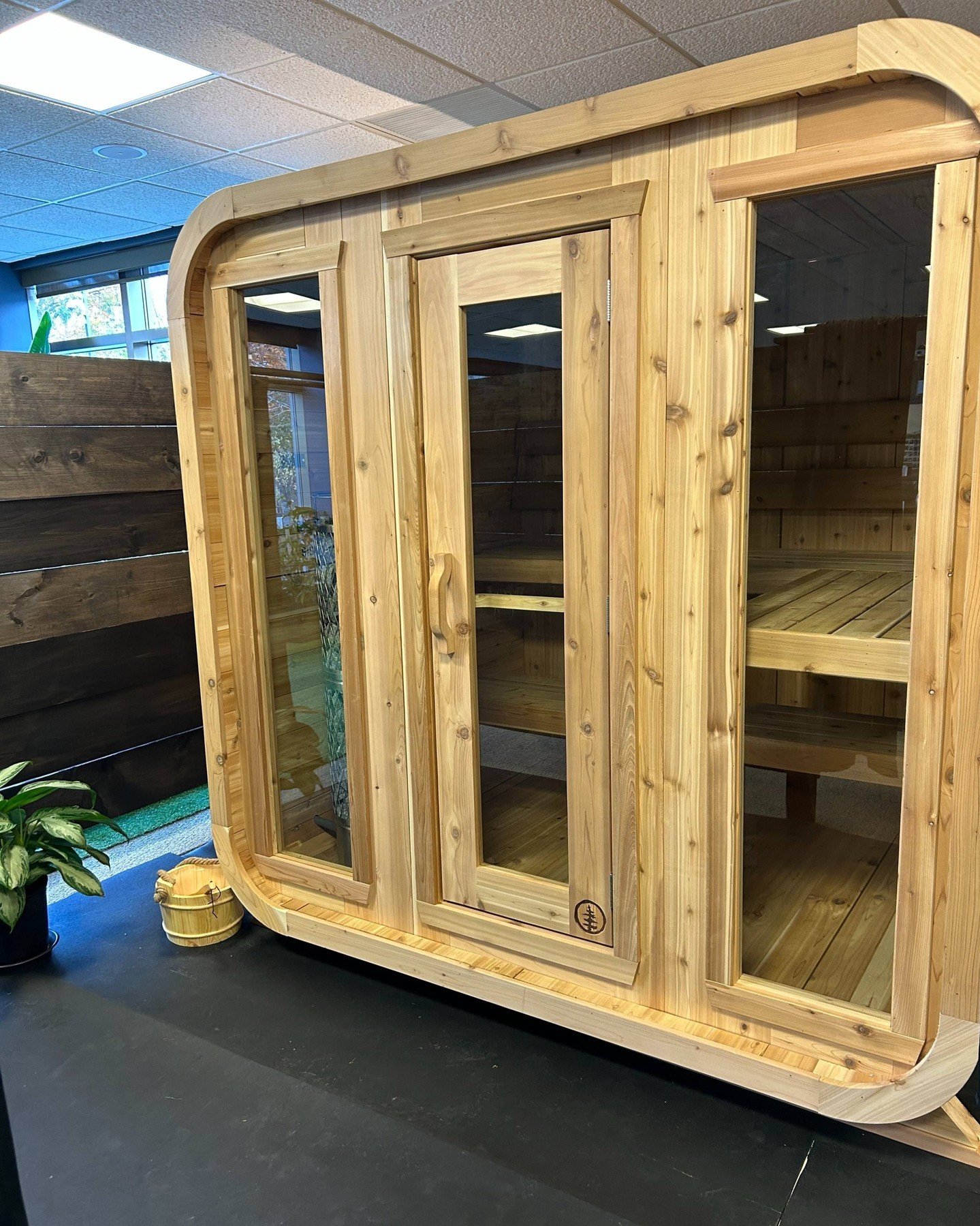 🔥 Introducing the Sauna at Bridge Rehab &amp; Performance! 🧖&zwj;♀️✨ 

We&rsquo;re excited to announce our newest addition to the Bridge experience&mdash;our state-of-the-art sauna! Ready to boost your recovery, improve performance, and relax like 
