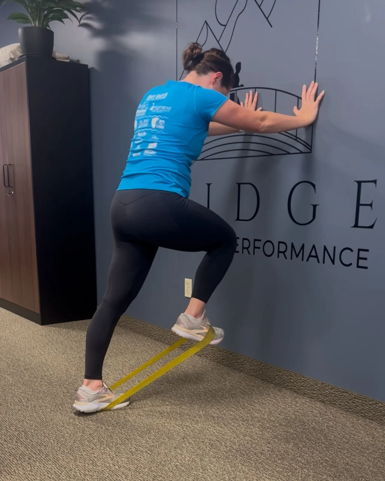 Strong hip flexors mean smoother strides, better posture, and less strain on your body. This move strengthens your hip flexors, stabilizes your core, and improves single-leg control, all key for running, walking, and keeping your hips and lower back