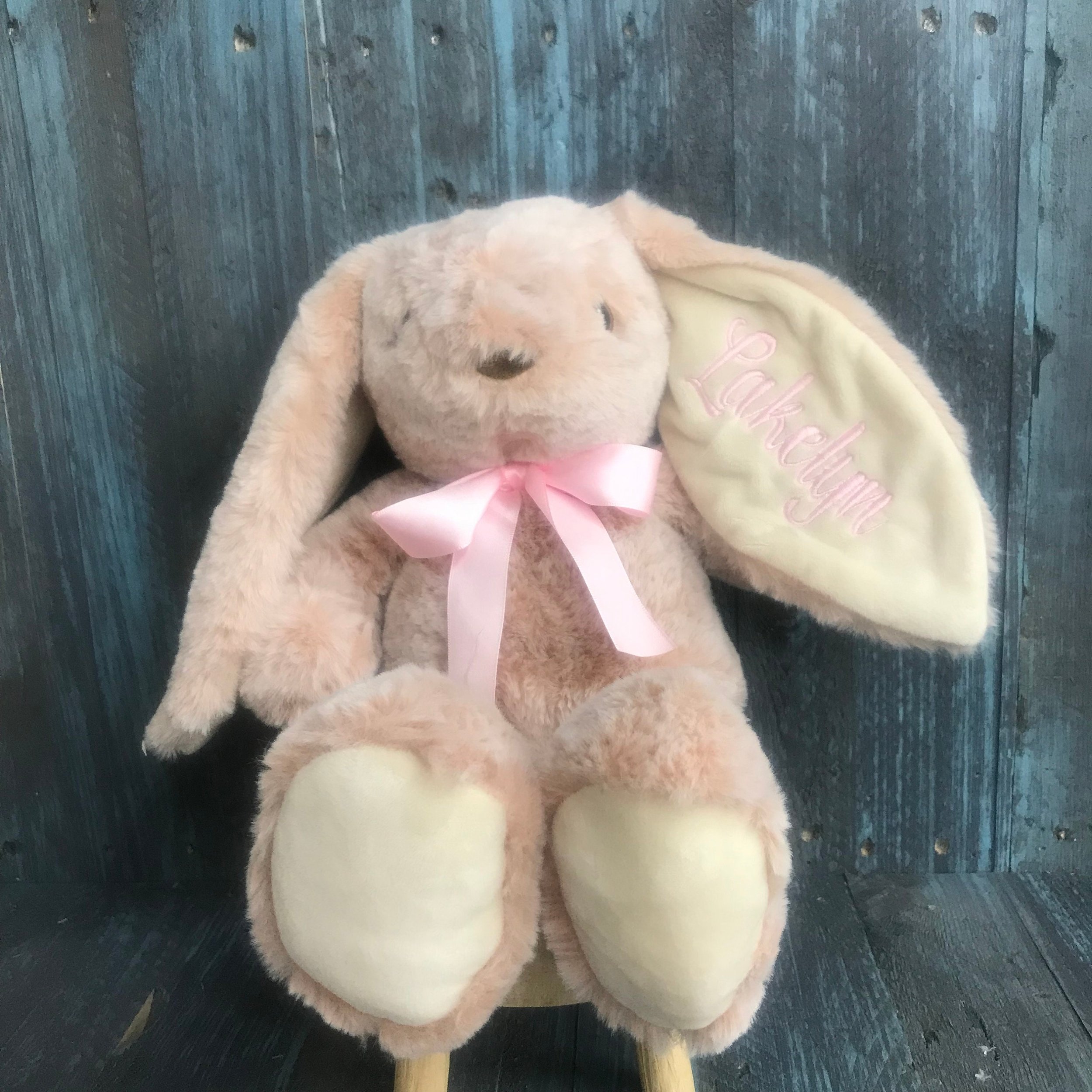 https://www.etsy.com/img/29382082/r/il/4df567/4087106267/il_fullxfull.4087106267_r58y.jpg