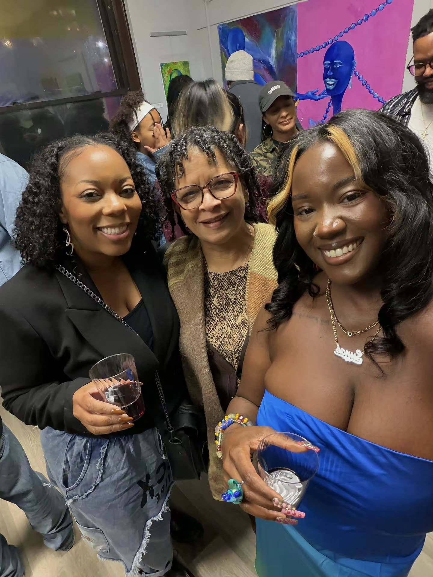Ahhhhh ✨️ hometown love 💙🩵💙 the energy at the opening of @sunaearmanye's solo exhibition at  @mookiesgallerynb was pure magic.  New Brunswick is a very special place 🙌🏾 her show is up through Dec 11th; y'all go check it out!

Some of these photo
