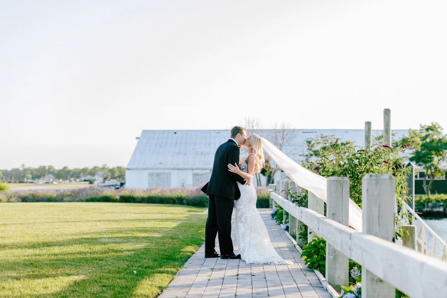 peconic-bay-yacht-club-wedding-0996.jpg