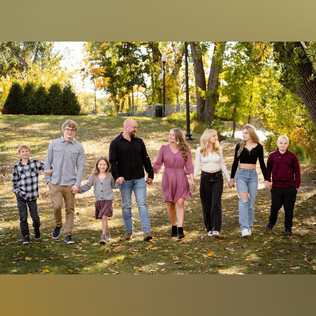 Hoffman Family 

The family is one of nature's masterpieces.&ndash; George Santayana.

 #sarahmariephotographymn #minneapolisfamilyphotographer #minnesotafamilyphotography #anokacountyphotographer