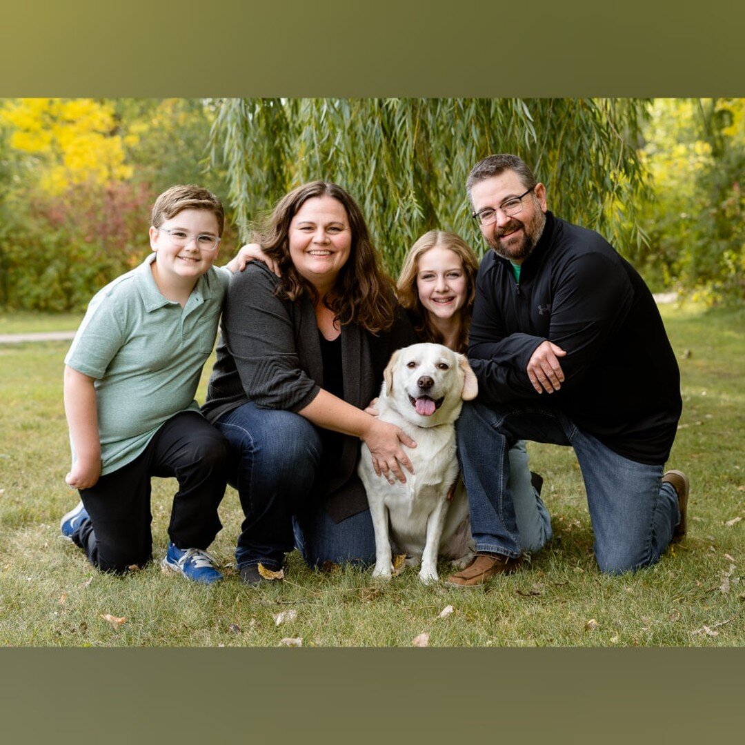 Kylander Family 

I love being able to catch up with family. The day was beautiful and this family is just too fun, I love their connection with each.  I especially love when I am able to include the 4-legged family members in the picture 📸  you all