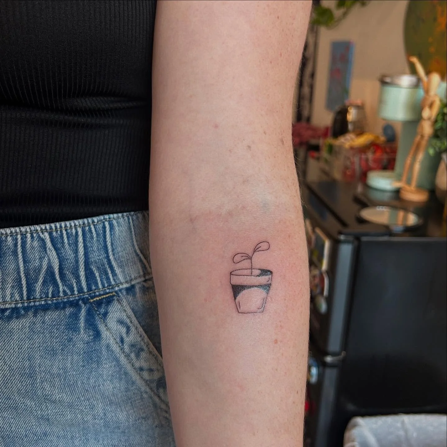 potted plant from my flash 🌱

created at Opal Tattoo Studio in LA ☀️

✿ books open for september ✿
.
.
.
.
.
#fineline #finelinetattoo #losangeles #losangelestattooartist #qttr #queertattooartist #femaletattooartist