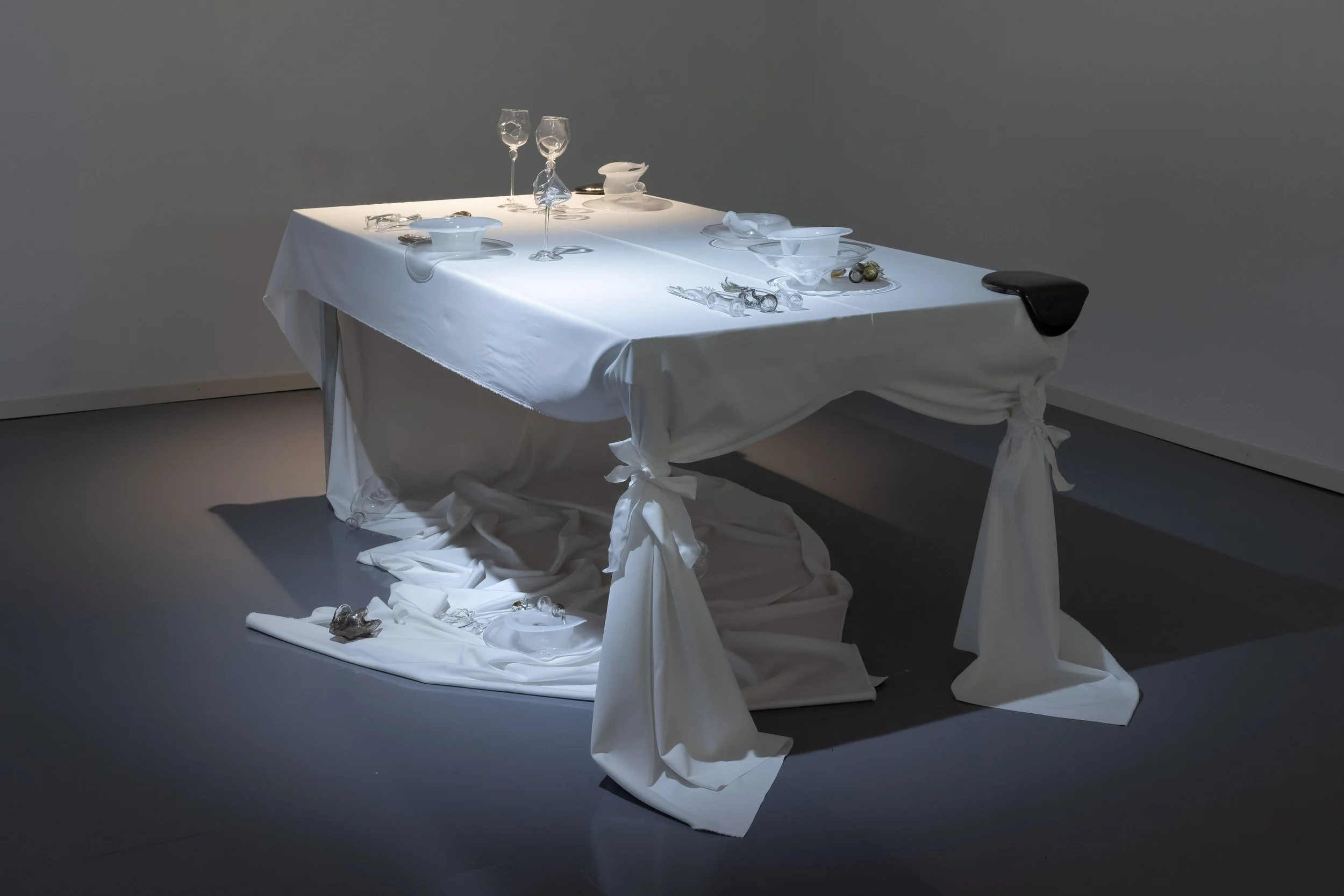 Untitled, 2022
Stage elements, glass objects, cloth, 
sound track "Big Once" (gallery version) 
1/5 + 1 artist proof
Dimensions variable