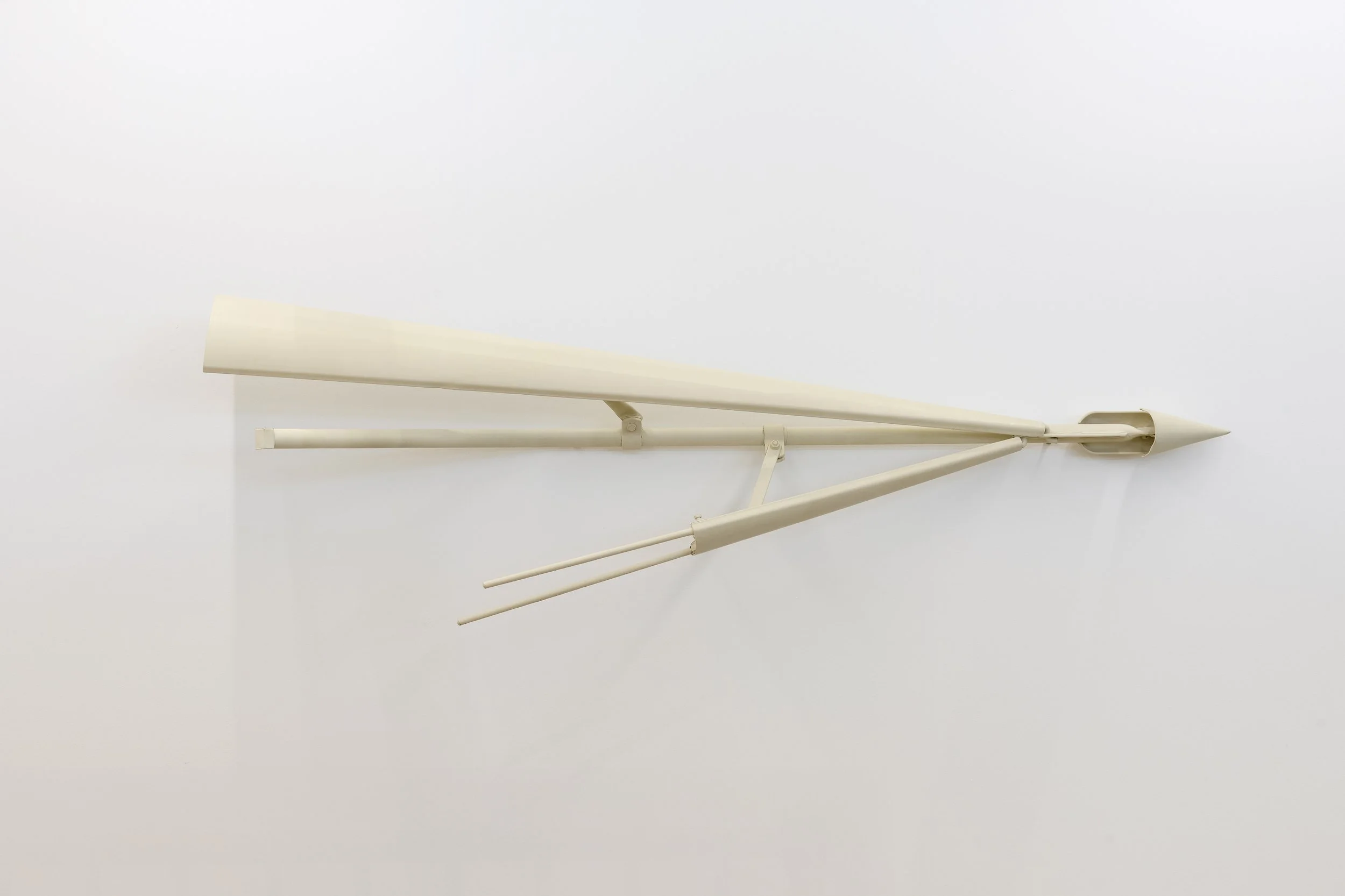 François Durel
Divider III, 2025
found harvesting machine divider, leather
30 x 217 x 15 cm