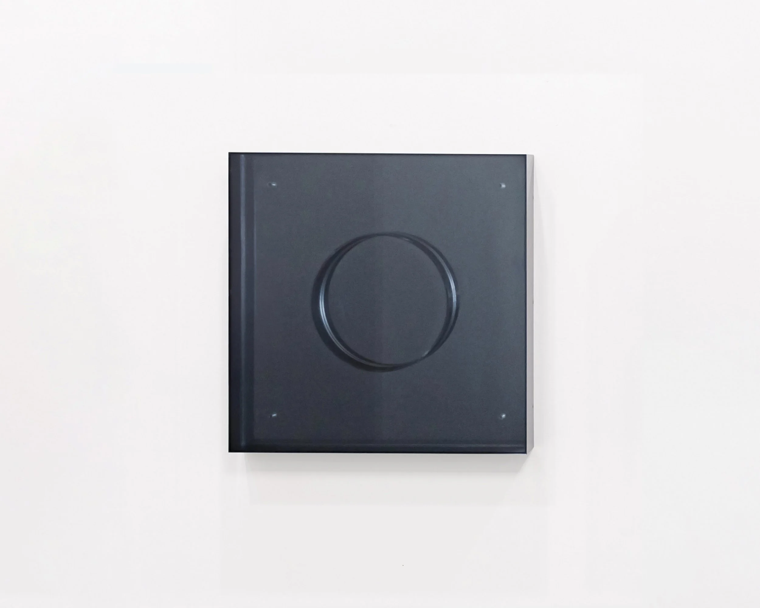 Marie Matusz
Canons and Continents (Dérives I-XXXVI), 2024 
Acrylic glass, steel, mirror, pvc
70 x 70 x 10 cm 