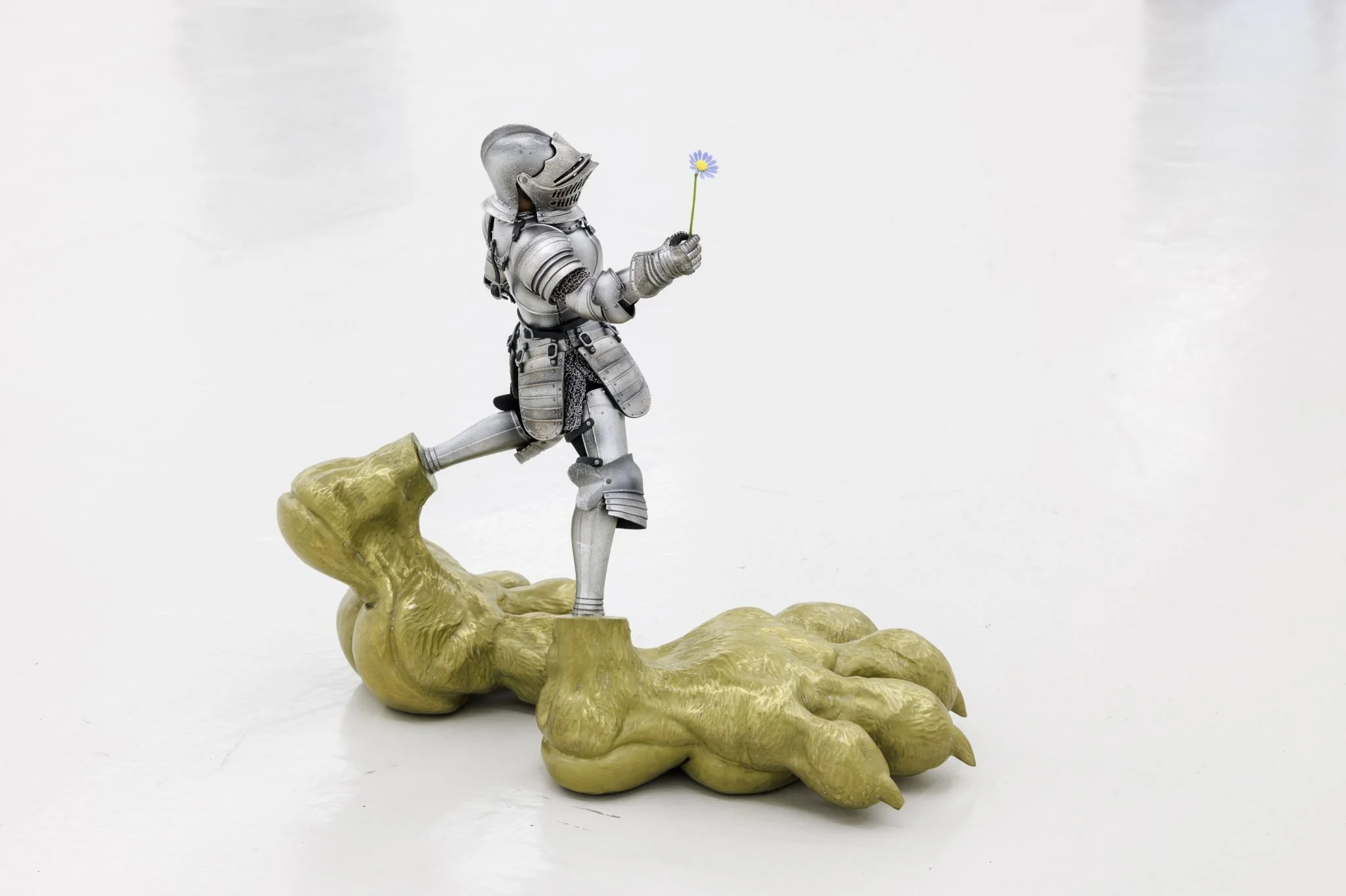 LITTLE HERALD, 2022
Messing coating, patina, resin core, 
1/6 knight with metal armor,  
(this art installation consists of 
a unique set of high-quality 
components to collect, 
install, and to be played with)
35 x 45 x 30 cm