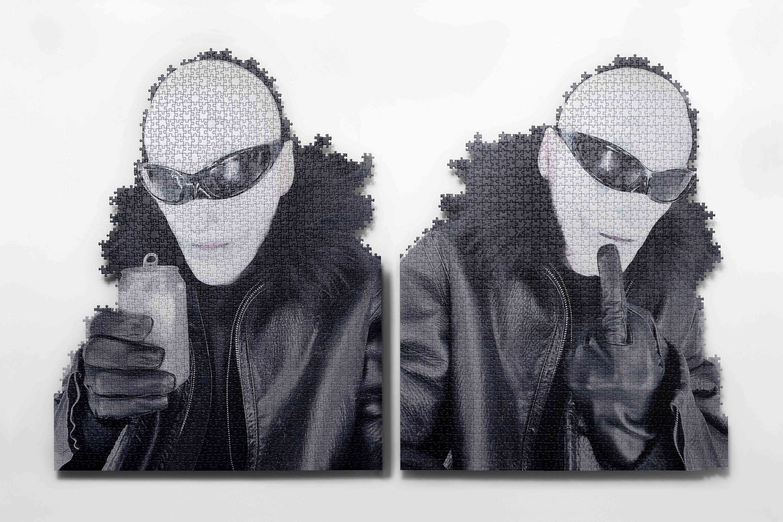 DOPPELGANGER, 2022
Digital print on puzzle, aluminium 
construction
94,5 x 158 x 5,5 cm