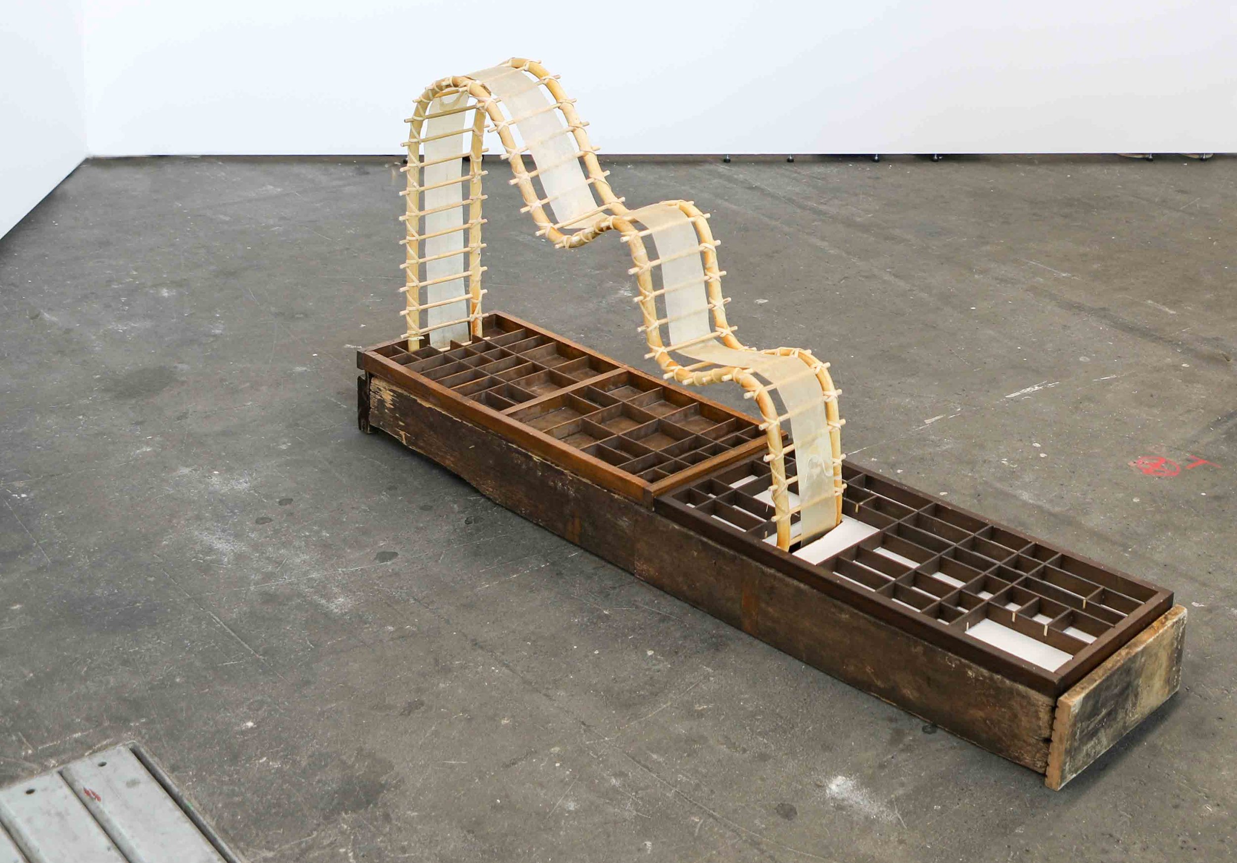 Mónica Mays
Untitled, 2023
Found wood, rattan, vellum, motors, brass
180 x 30 x 90 cm