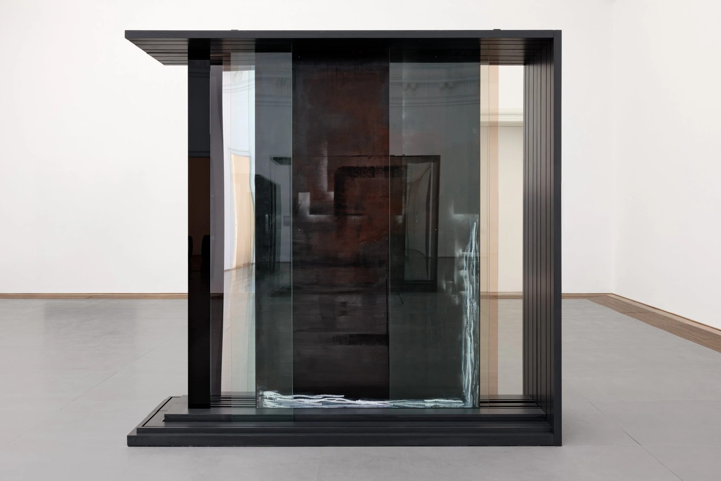 Marie Matusz
Towards Vanishing: Baroque Seeker,
I Would Like To See The Tip Of Your Shoes, 2025
Natural pigment, varnish, lacquer, graphite 
and oil paint on phenolic plywood, MDF, PMMA, 
mahogany
260 x 260 x 25