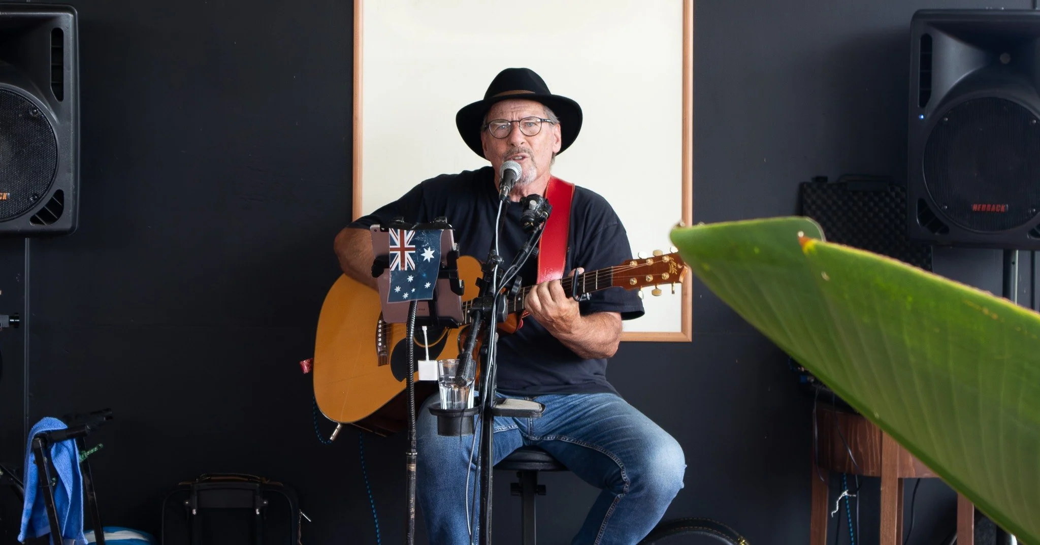 🎶 Saturday Live Music in our Beer Garden! 🎶

🎸 This afternoon, Wayne Leffler is performing live from 2pm

🎶 Tonight, Impromptu Duo take the stage from 7pm

🍖 Our Smokehouse Kitchen will be serving up delicious smoked meals from 11:30am. The perf