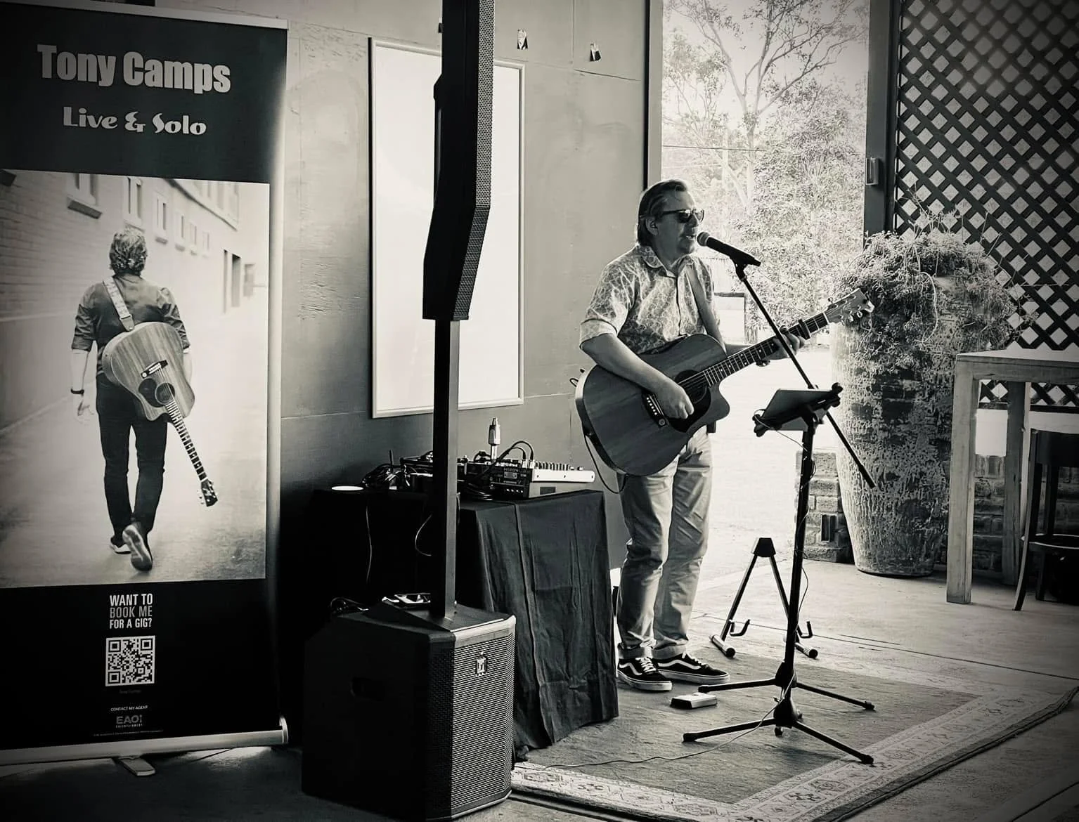 🎶 Sunday Live Music in the Beer Garden 🎶

Kick back with us this afternoon as Tony Camps brings the vibes from 1pm. The perfect way to spend your Sunday!

🍖 Our Smokehouse Kitchen fires up from 11:30am, dishing out smoky, flavour-packed meals you 