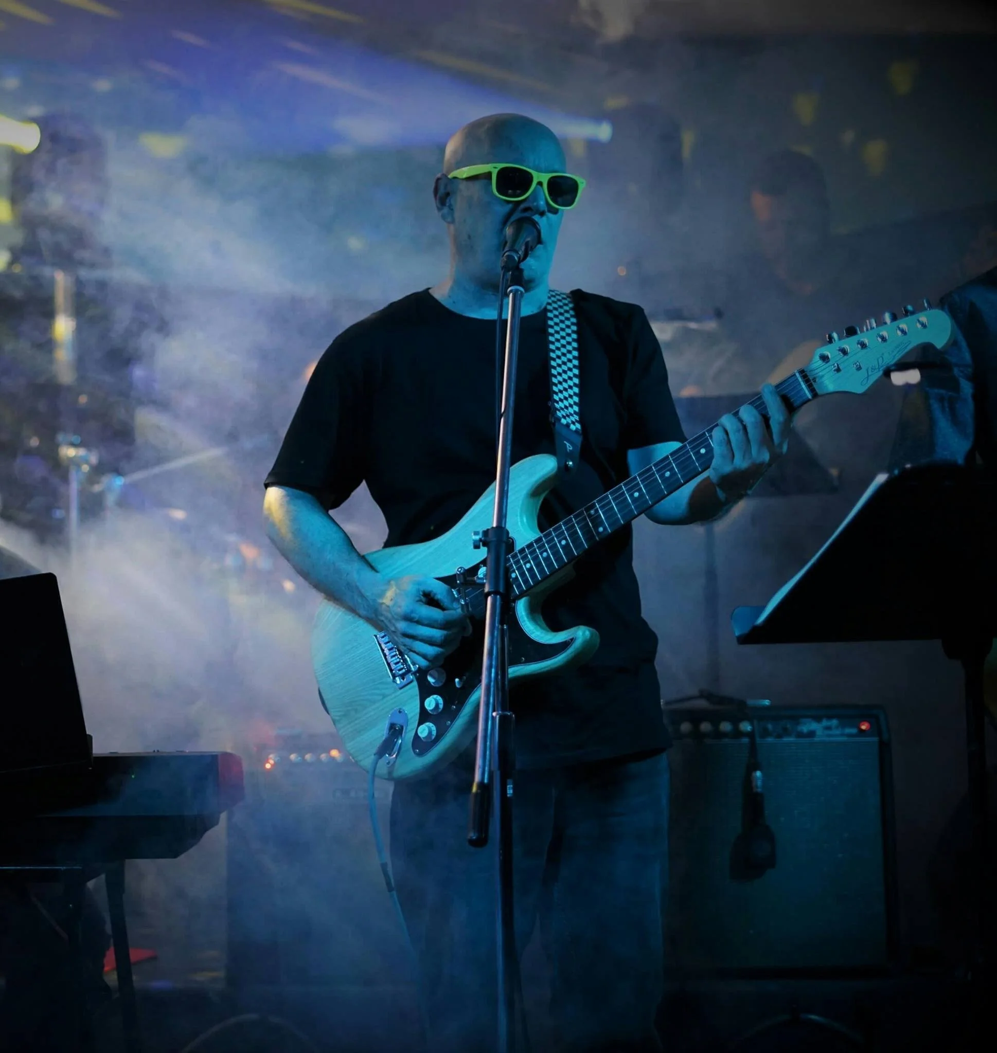 🎶 Sunday Live Music in the Beer Garden 🎶

Kick back with us this afternoon as Andrew G brings the vibes from 1pm. The perfect way to spend your Sunday!

Our Smokehouse Kitchen fires up from 11:30am, dishing out smoky, flavour-packed meals you won&r