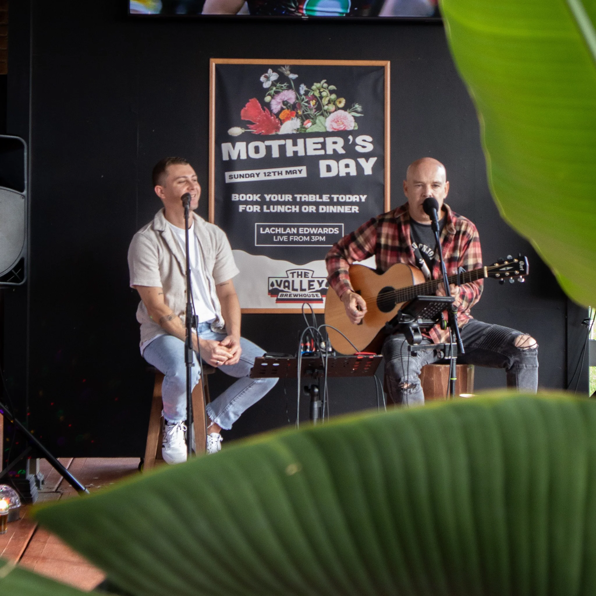 Friday nights done right 🎶🍻

Kick off the weekend with Coastal Craze Duo live from 7pm &mdash; good music, cold beers &amp; even better vibes

👇 Who&rsquo;s your Friday night crew? Tag them below

+ Friday Happy Hour will be running from 3pm to 5p