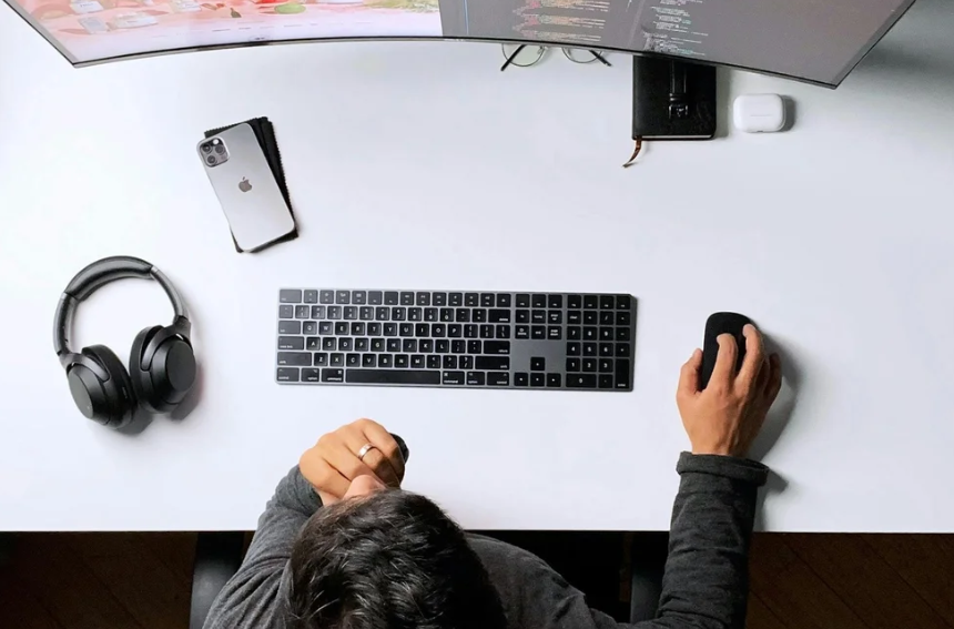 Should You Sell RSUs When They Vest? A Practical Framework for Tech Professionals