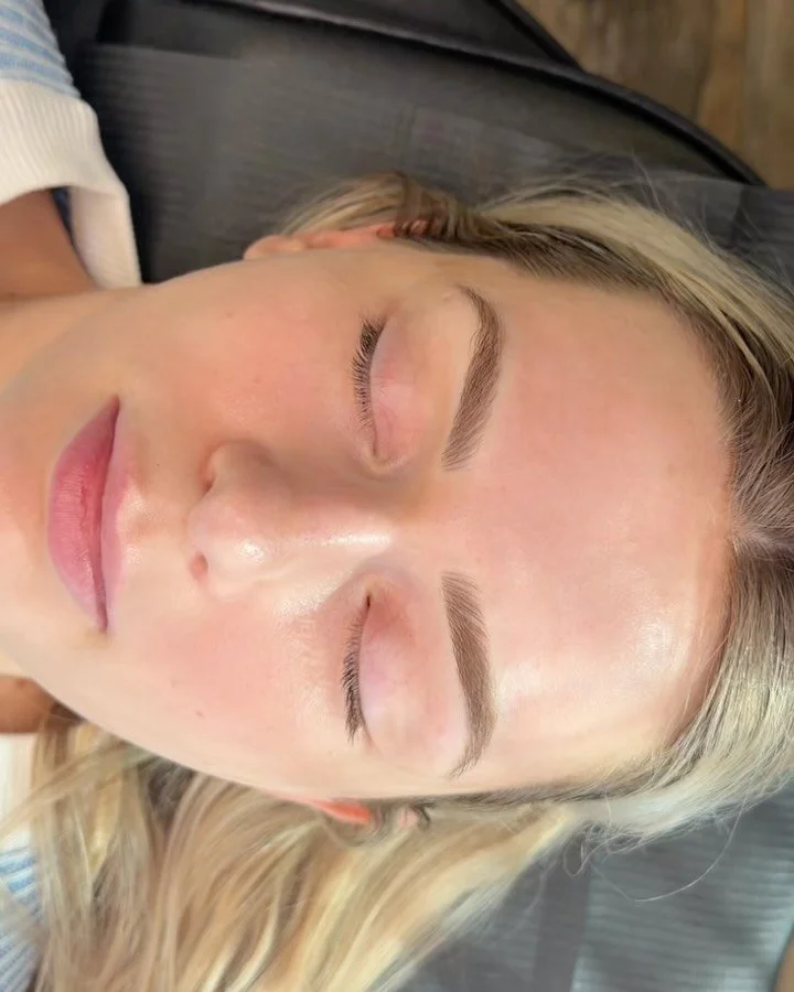 This yearly touch up >>>🤩 

Always fun when I get to do a set of blonde brows. We kept these fluffy and full so they&rsquo;ll heal soft and last her another year + 🤍

.
.
.
.
.
.
#seattlebrows #tacomabrowartist #tacomabrows #washingtonperm