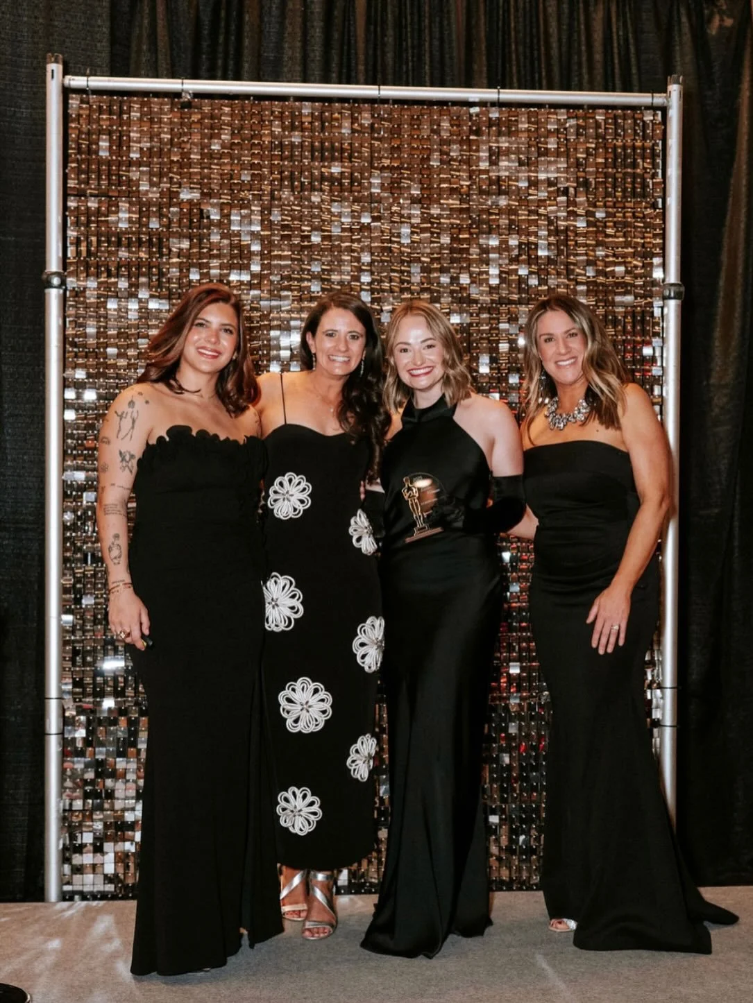 A little Hollywood nights award action ✨❤️

I had such a genuinely fun time at our annual awards party (Wing Ding) at KW. I&rsquo;m surrounded by amazing people who challenge me to think bigger, give more, and celebrate others.

I was honored to be r