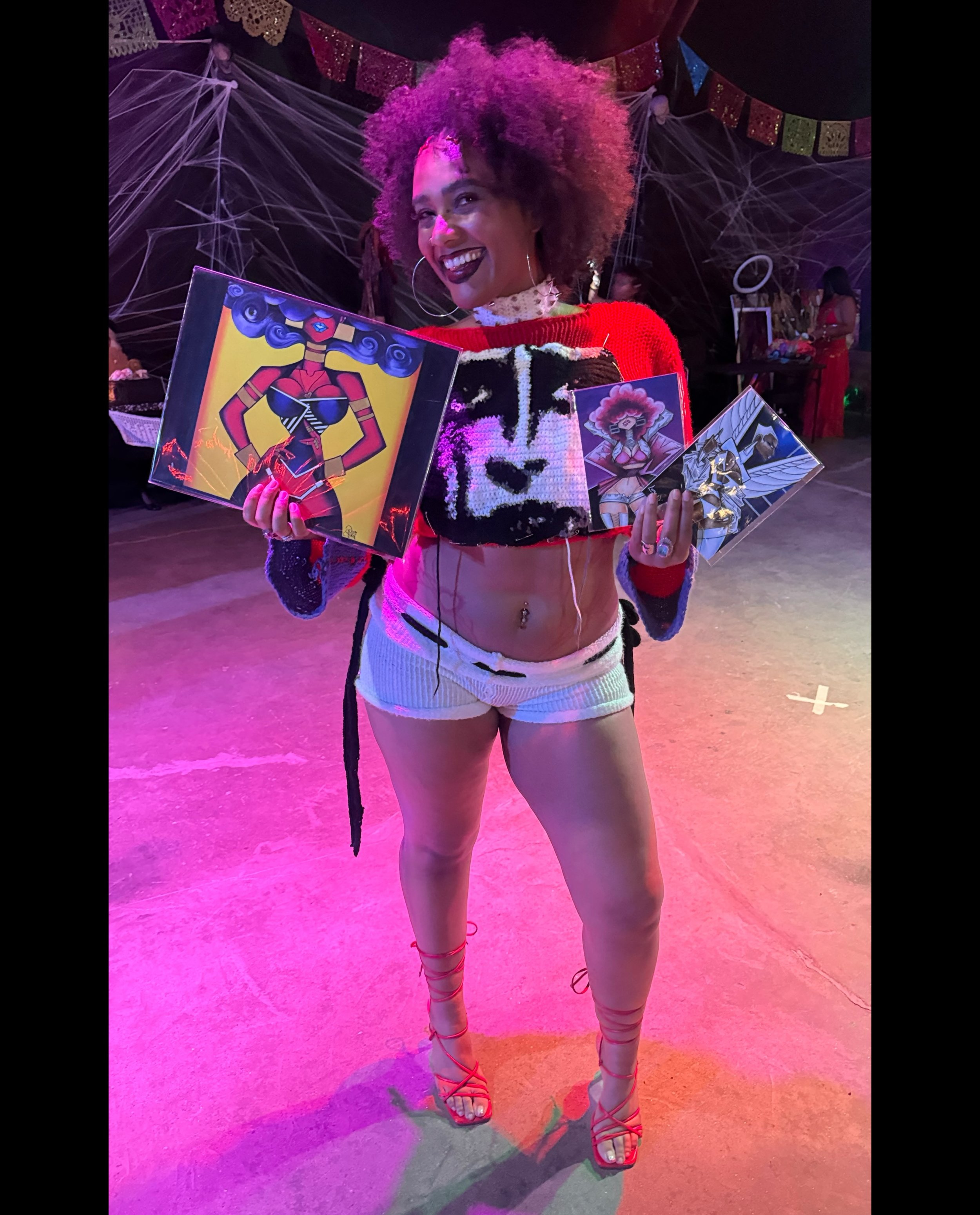 ✨Haus of Horrors✨
Hosted by @hookedbywizardz @d3artswestwood 
.
.
.
Thank you @hookedbywizardz for hosting a stellar fashion show and market! And thank you to everyone who took home something ILL 🤟🤟🤟🤟🤟
.
.
.
Send me a message if I missed tagging
