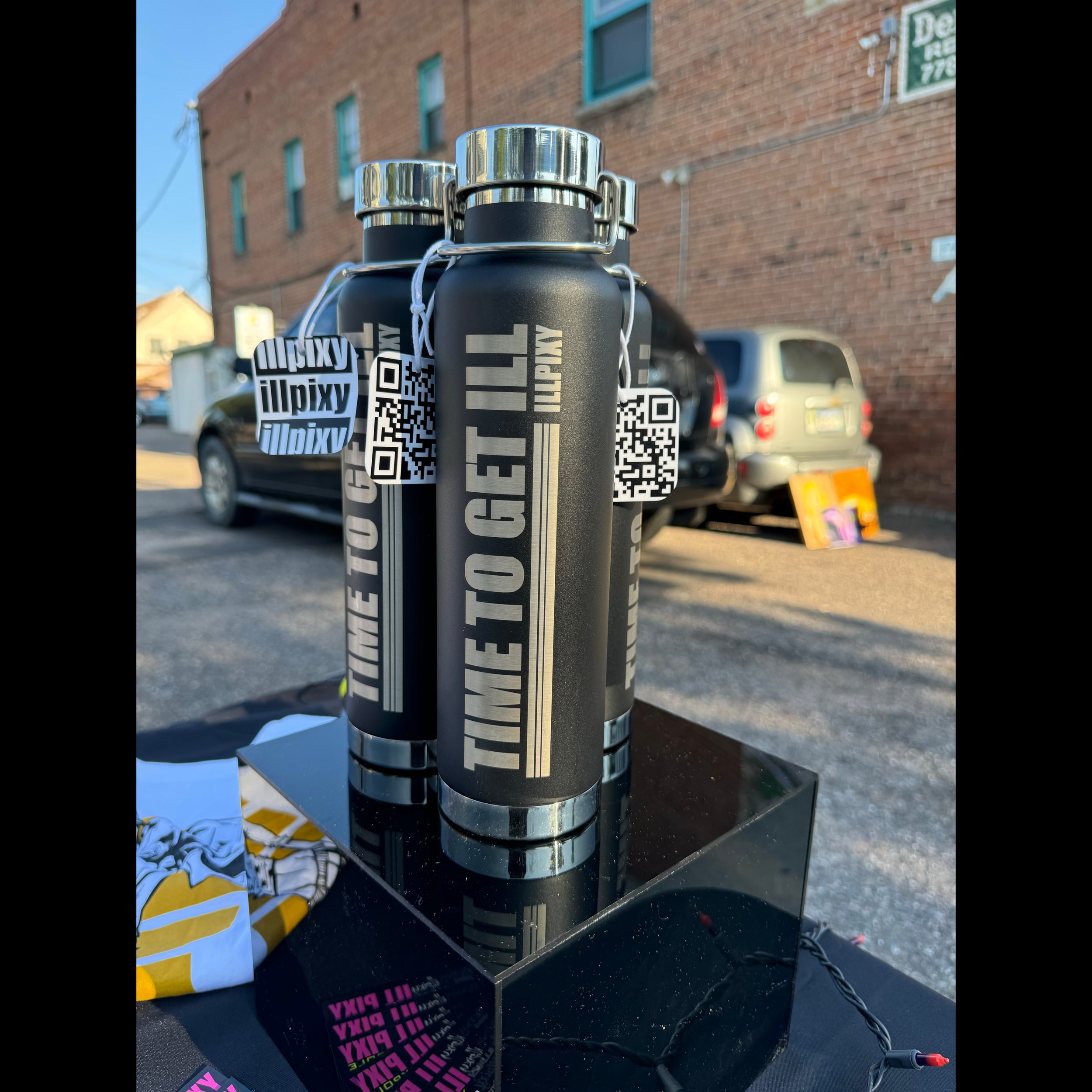 ILLPIXY WATER BOTTLE