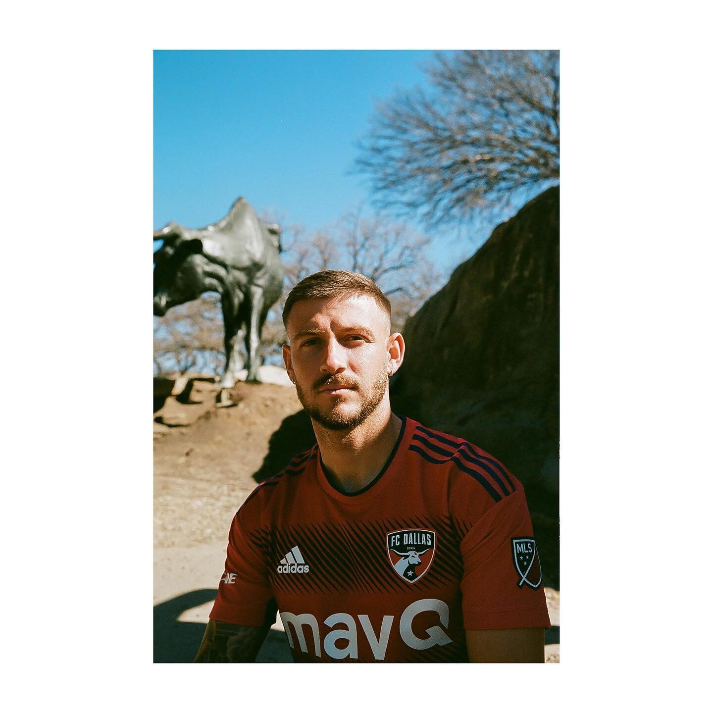 pushin 🅿️ with 🅿️aul arriola 

shot on film for @clubeleven magazine

#fcdallas #paularriola #mls #usmnt #soccer #analogfootball #soccerphotography