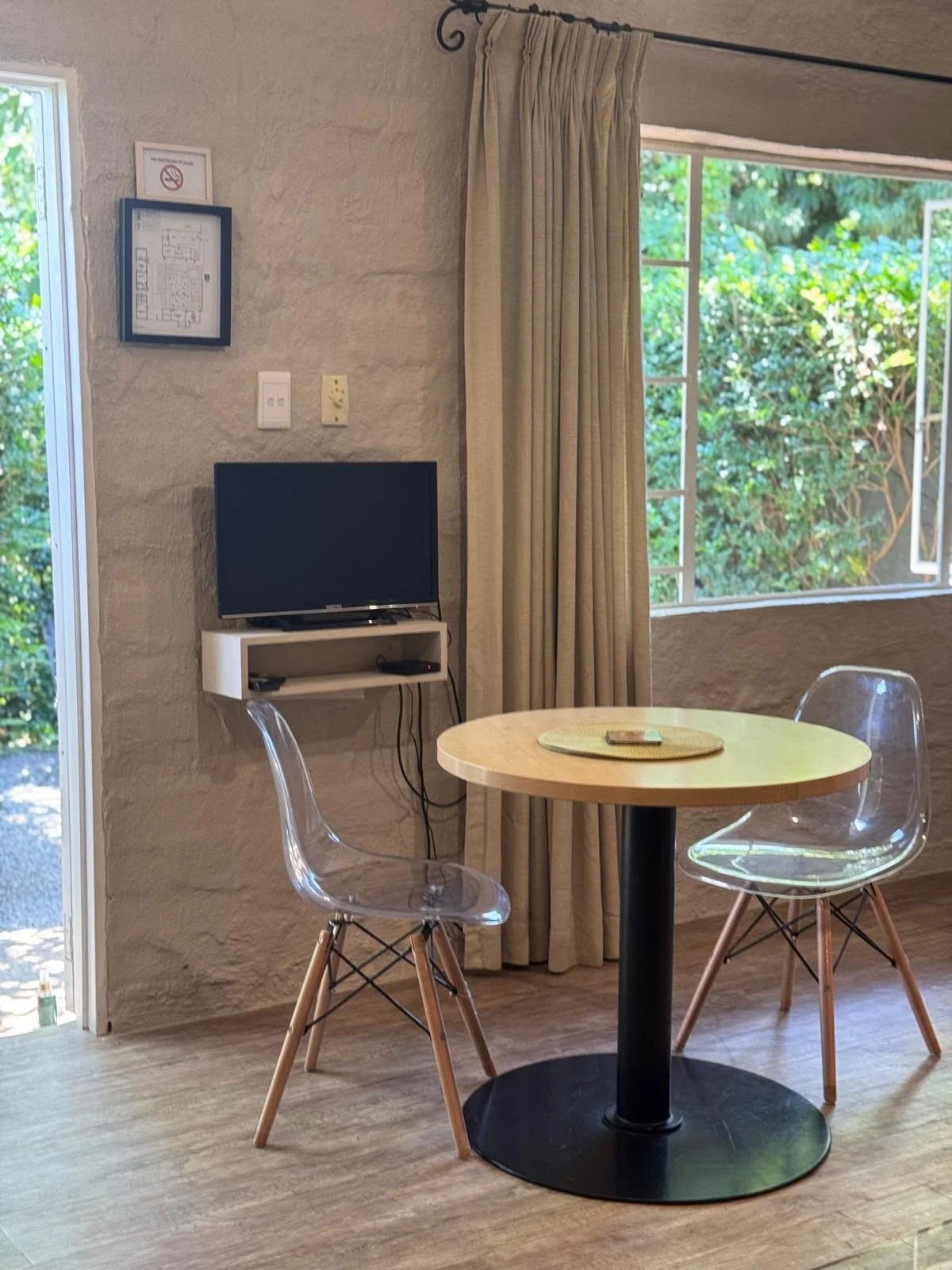 The Red Room (9).JPG