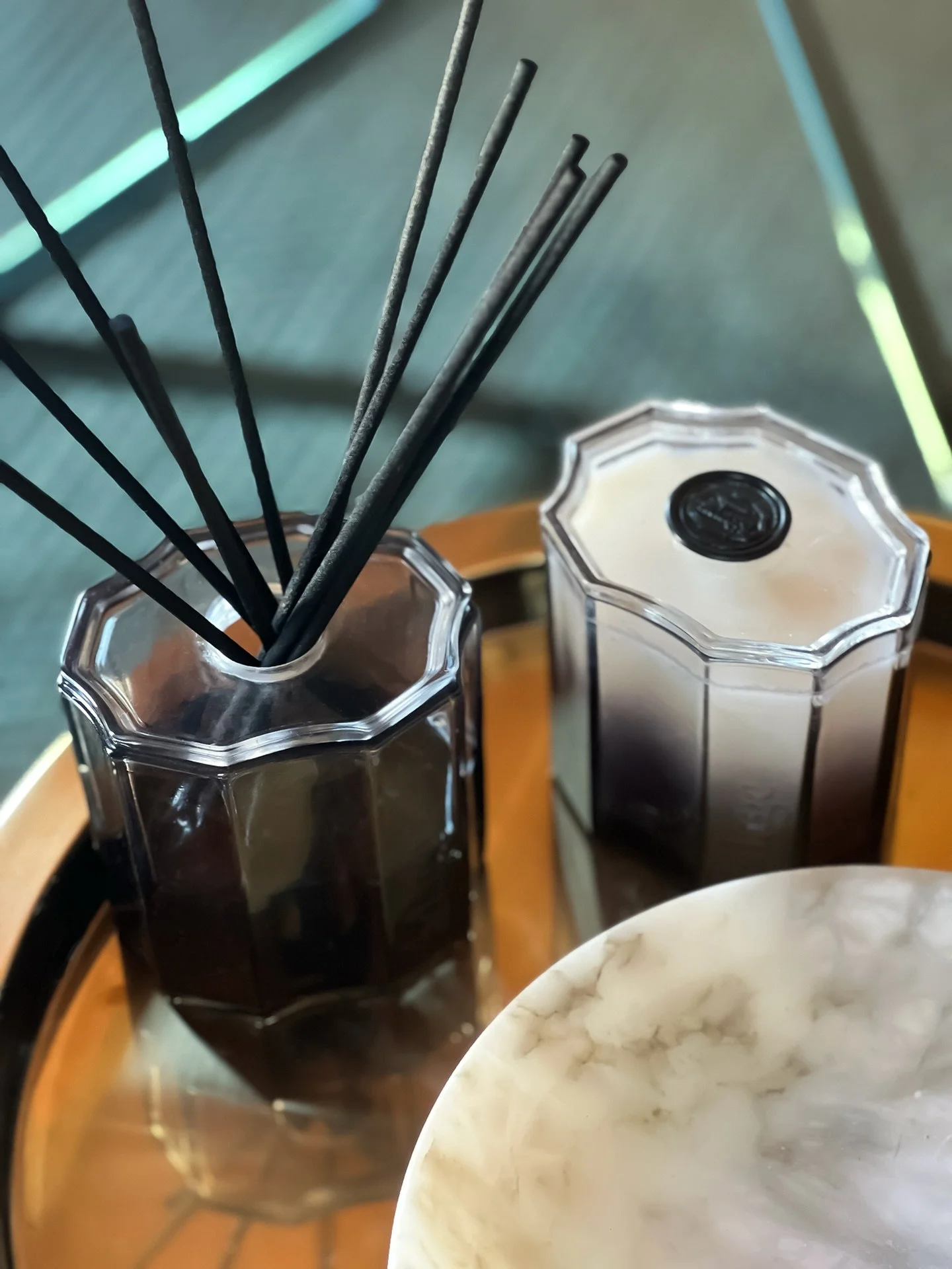 Home is where the scent is.

______________________
#homefragrance #signaturecollection #byadage #sourceadage #luxuryhomefragrances #decor #interiors #luxuryhome #scentedcandle #reeddiffuser #fragranzedambiente #profumiambiente