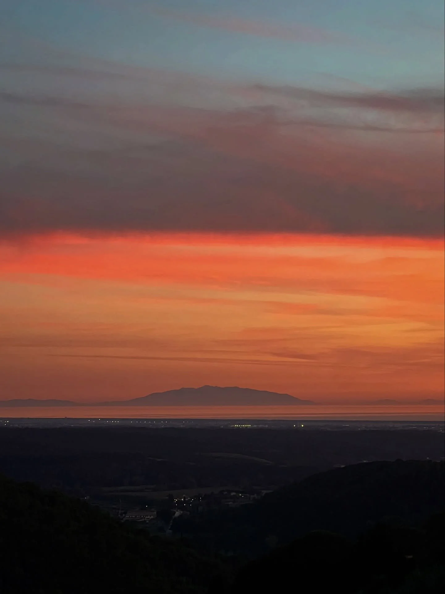 Una camera con vista

_____________________
#riparbella #tuscany #tyrreneansea #mediterraneo #costatoscana #elba #corsica #tuscanislands #italy #visitriparbella #visituscany