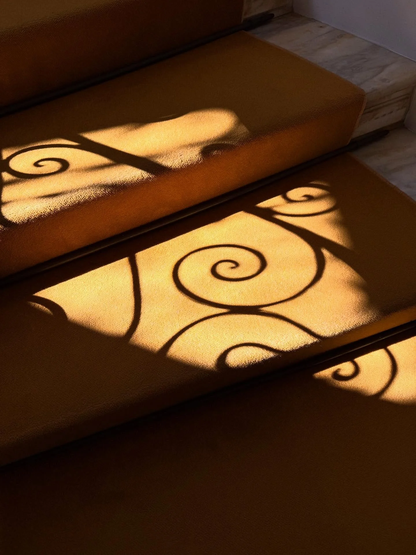 An autumn evening in Venice @fortuny 

_____________________
#travel #venice #italy #fragrance #design #culture @christopherdraghi @designedmagazine