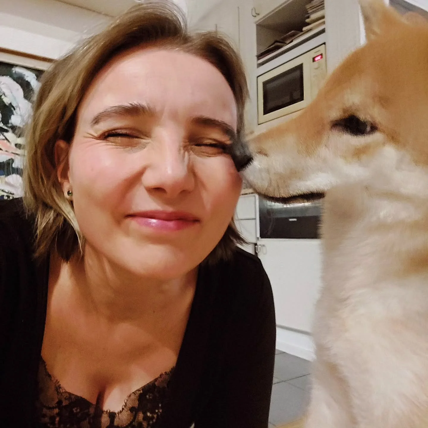 Hyv&auml;&auml; joulua multa ja japanilaiselta lainaseurakoira Kumalta! Viimeist&auml; vied&auml;&auml;n eli p&auml;iv&auml; on 24.

N&auml;m&auml; nostot ovat olleet pitk&auml;t j&auml;&auml;hyv&auml;iset t&auml;m&auml;n vuoden kirjoille - toki en n