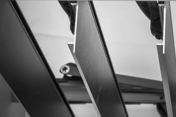 close up image of 107-E aluminium louvres