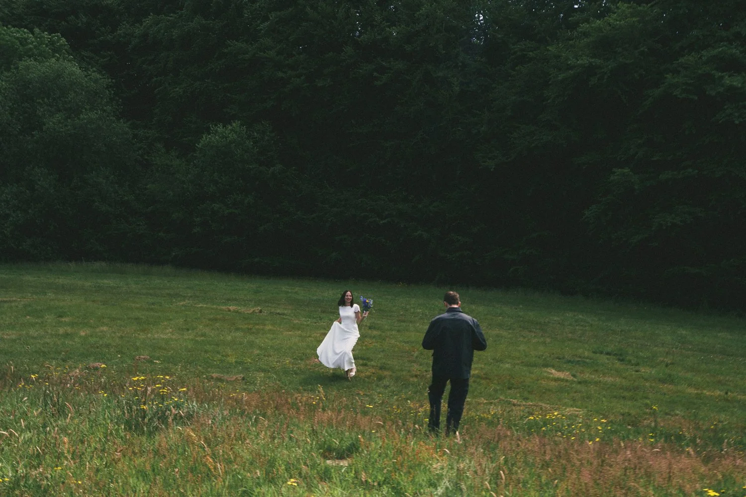 Bryllupsfotograf på skovmøllen