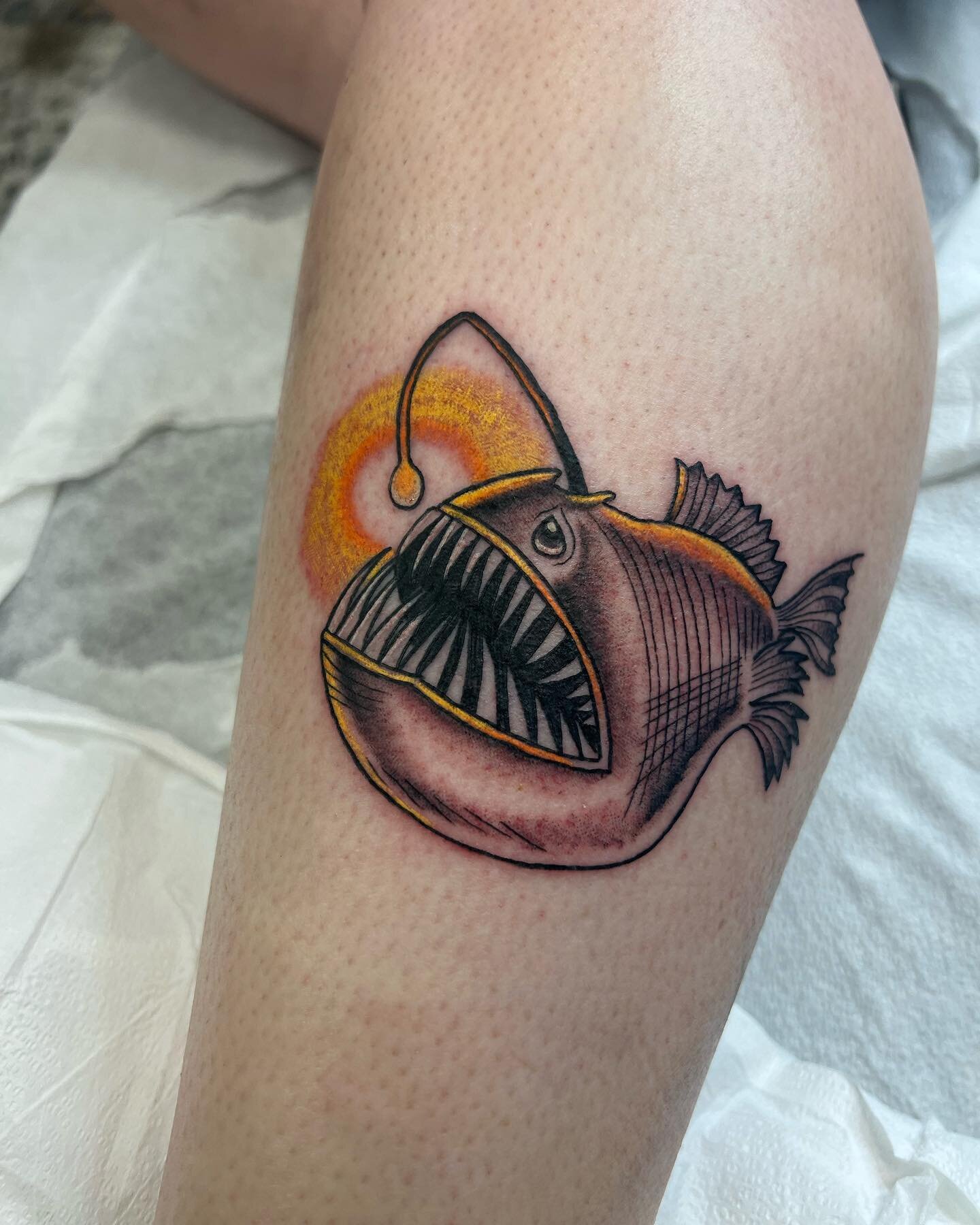 Thank you for giving this little fella a home Courtney 🥰 Also a bunch of healed photos of her sleeve! (Paw, swallow and top shoulder not by me)