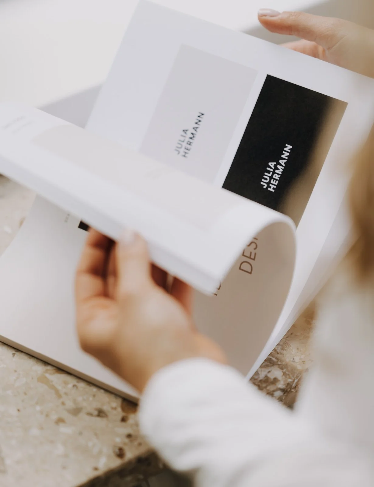 Entwicklung eines individuellen Brand Designs mit Logo, Farben und Typografie