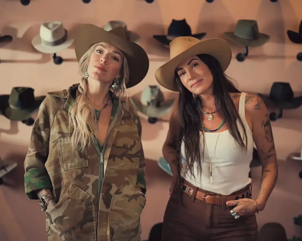 From our video shoot w/ @jordeearvin + @zollingercinema 

Grateful that this hat company has connected us with so many incredible fellow creators. These guys are some of the best here in the Franklin/Nash community 🤌 

As always- we are Nicole + Lia